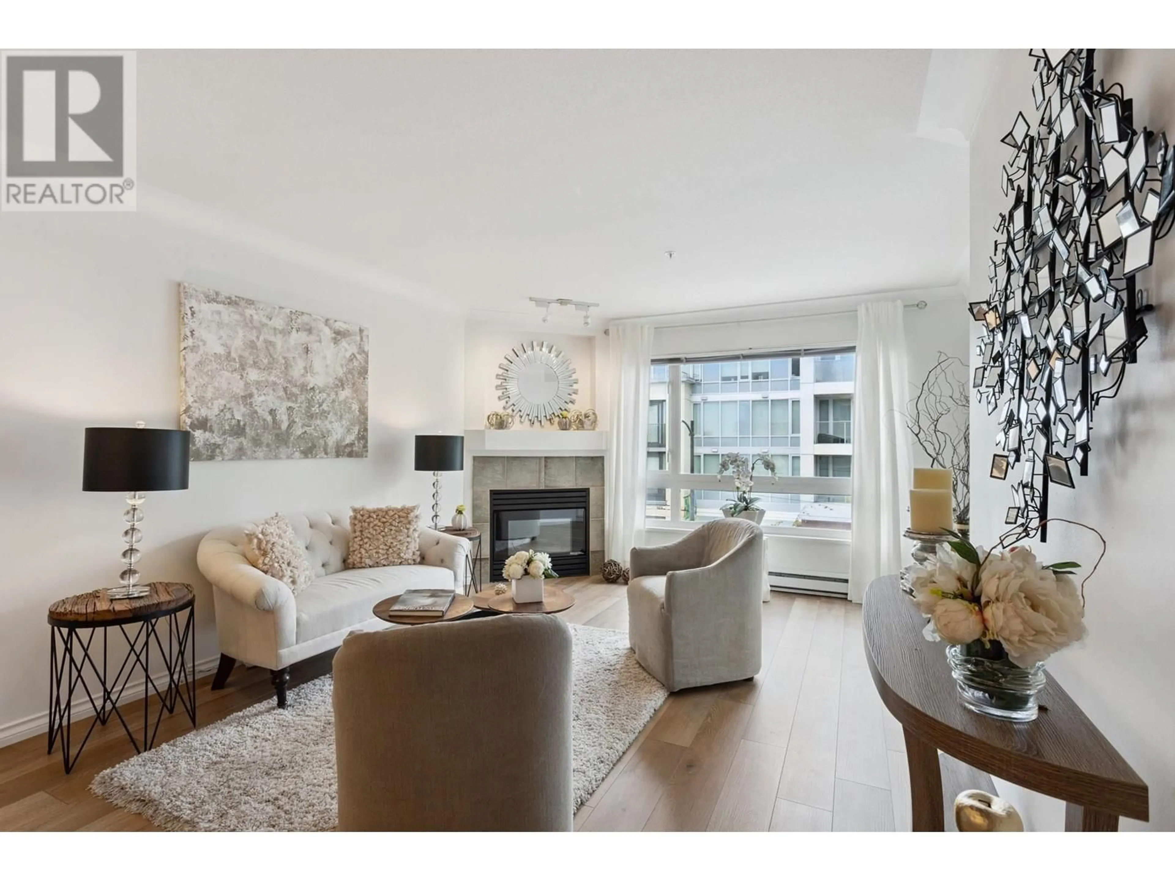 Living room with furniture, unknown for 305 - 3590 26TH AVENUE, Vancouver British Columbia V6S1N9