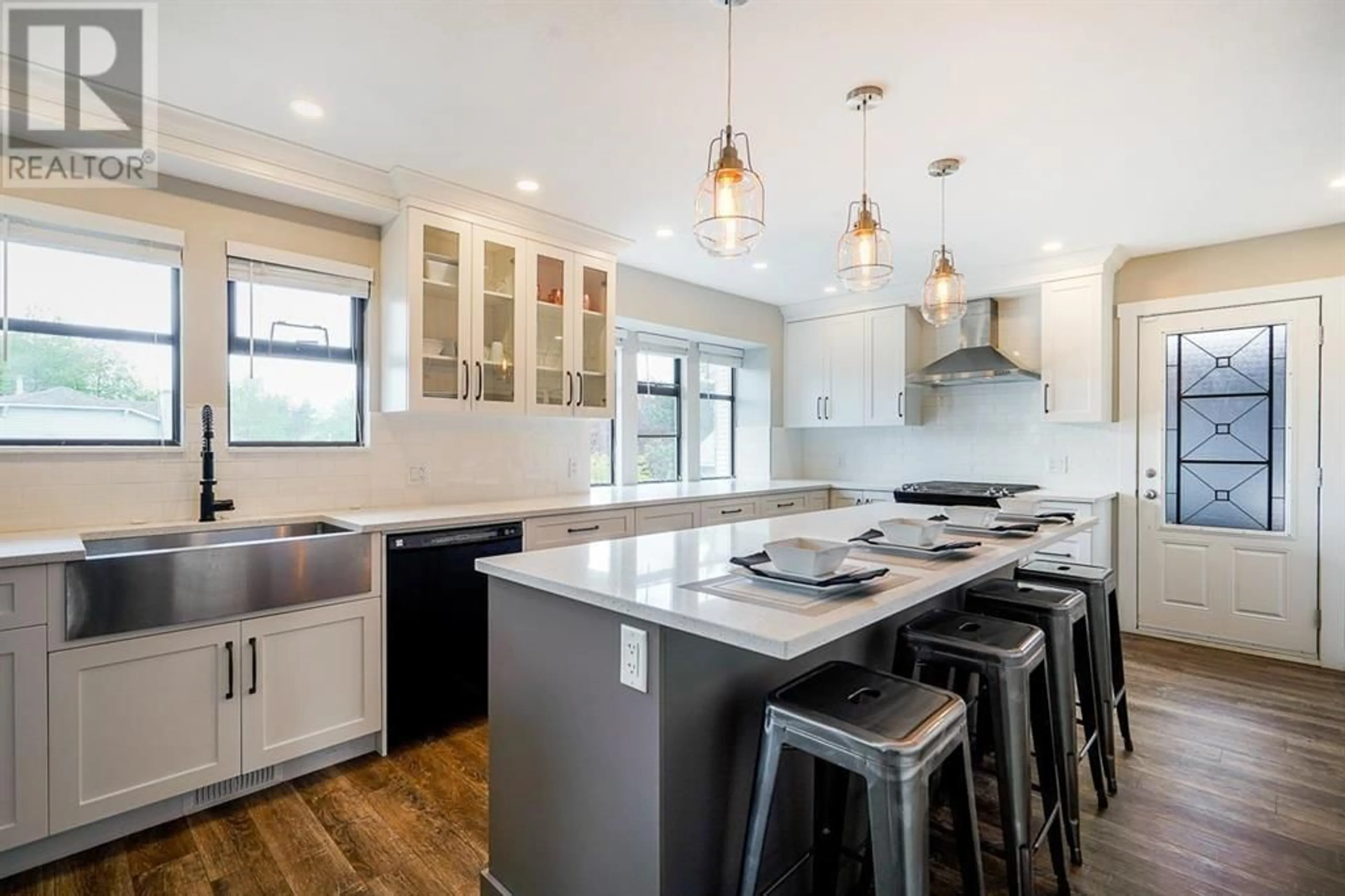 Contemporary kitchen, unknown for 22637 KENDRICK LOOP, Maple Ridge British Columbia V2X9W6