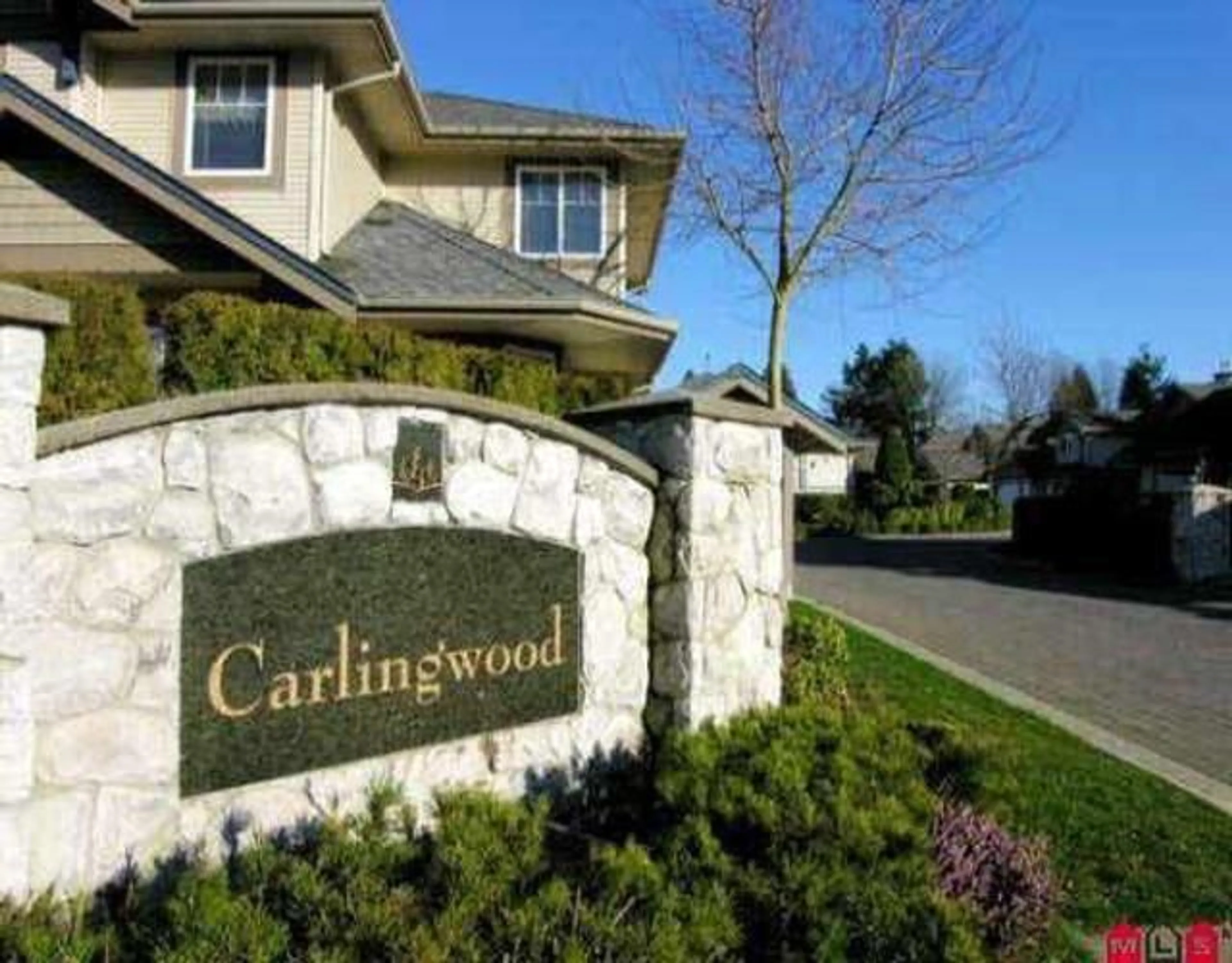 Indoor foyer for 27 - 8888 151, Surrey British Columbia V3R0Z9