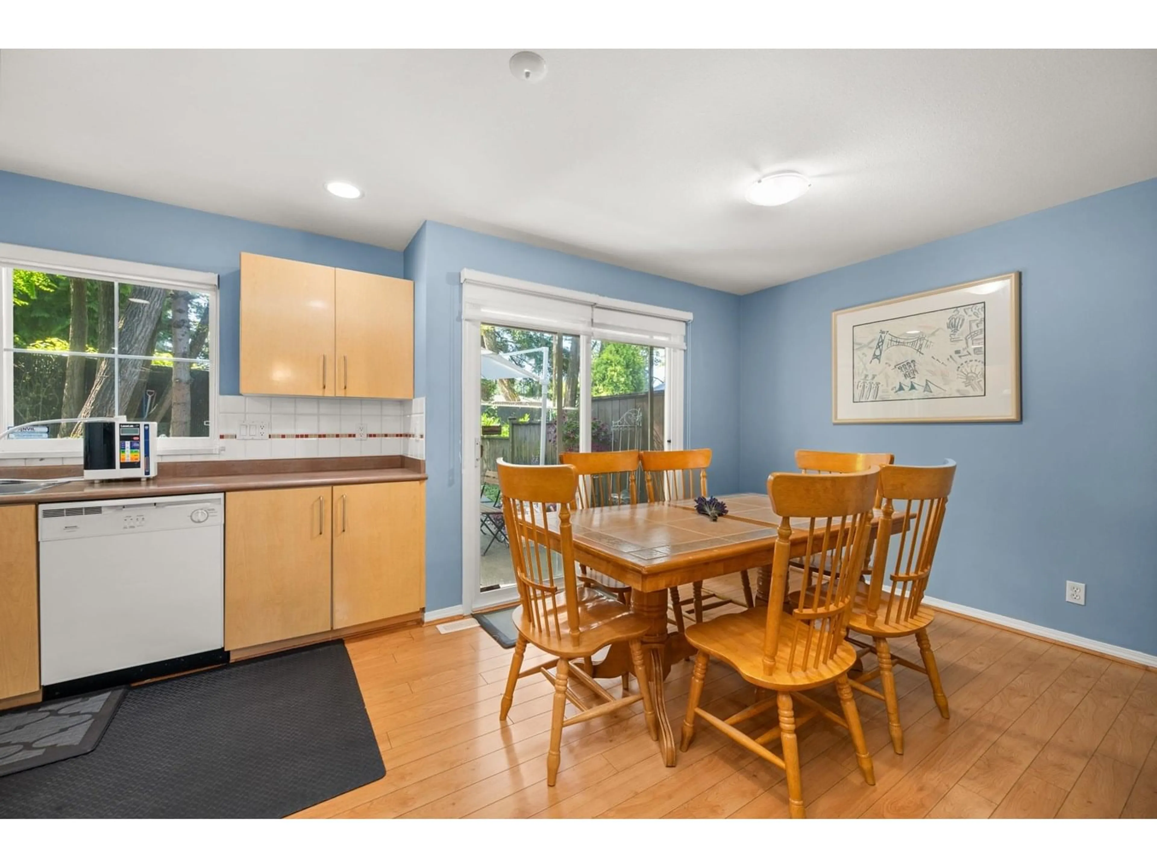 Standard kitchen, unknown for 27 - 8888 151, Surrey British Columbia V3R0Z9