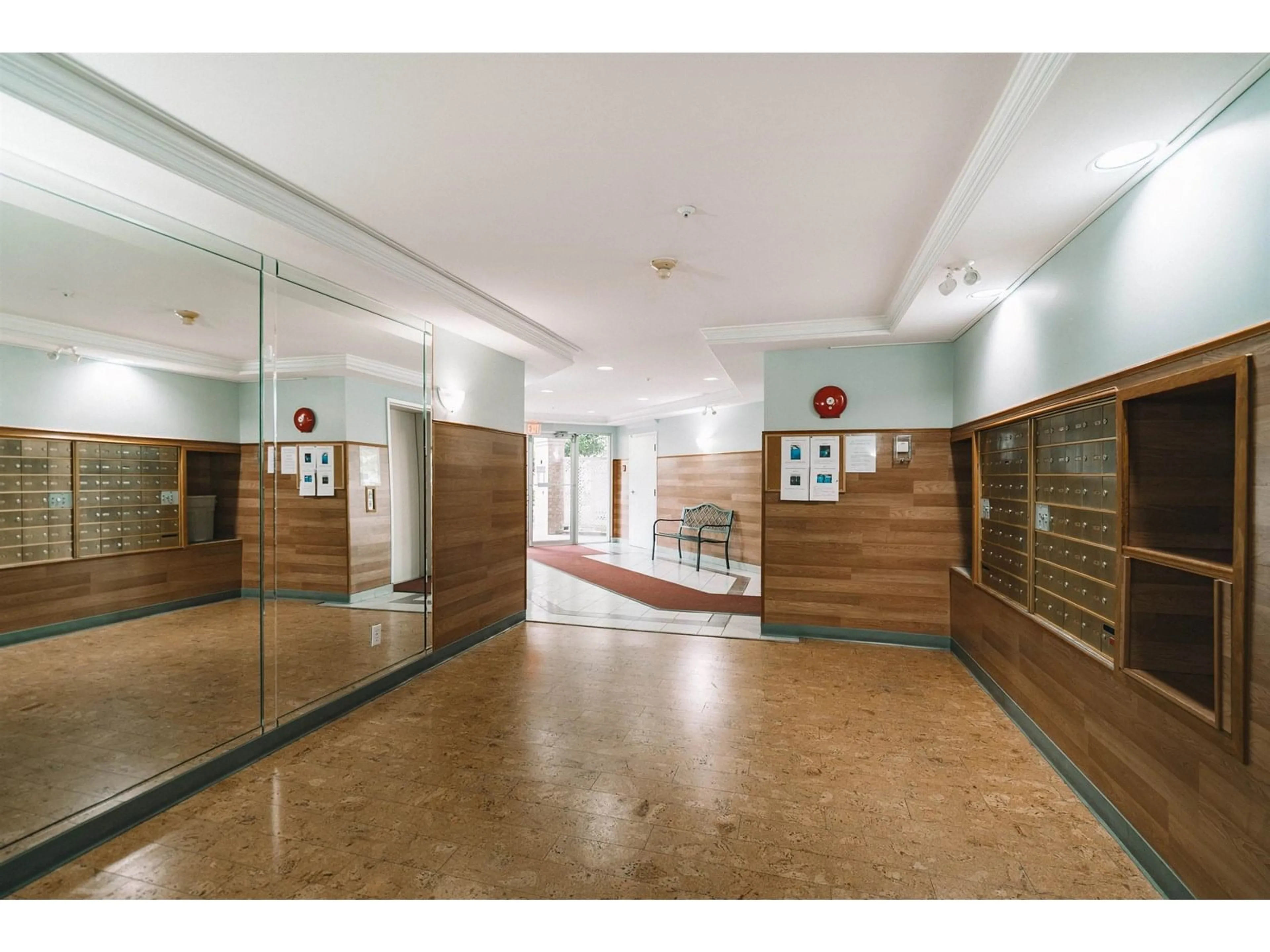 Indoor foyer for 111 - 7435 121A, Surrey British Columbia V3W0W8