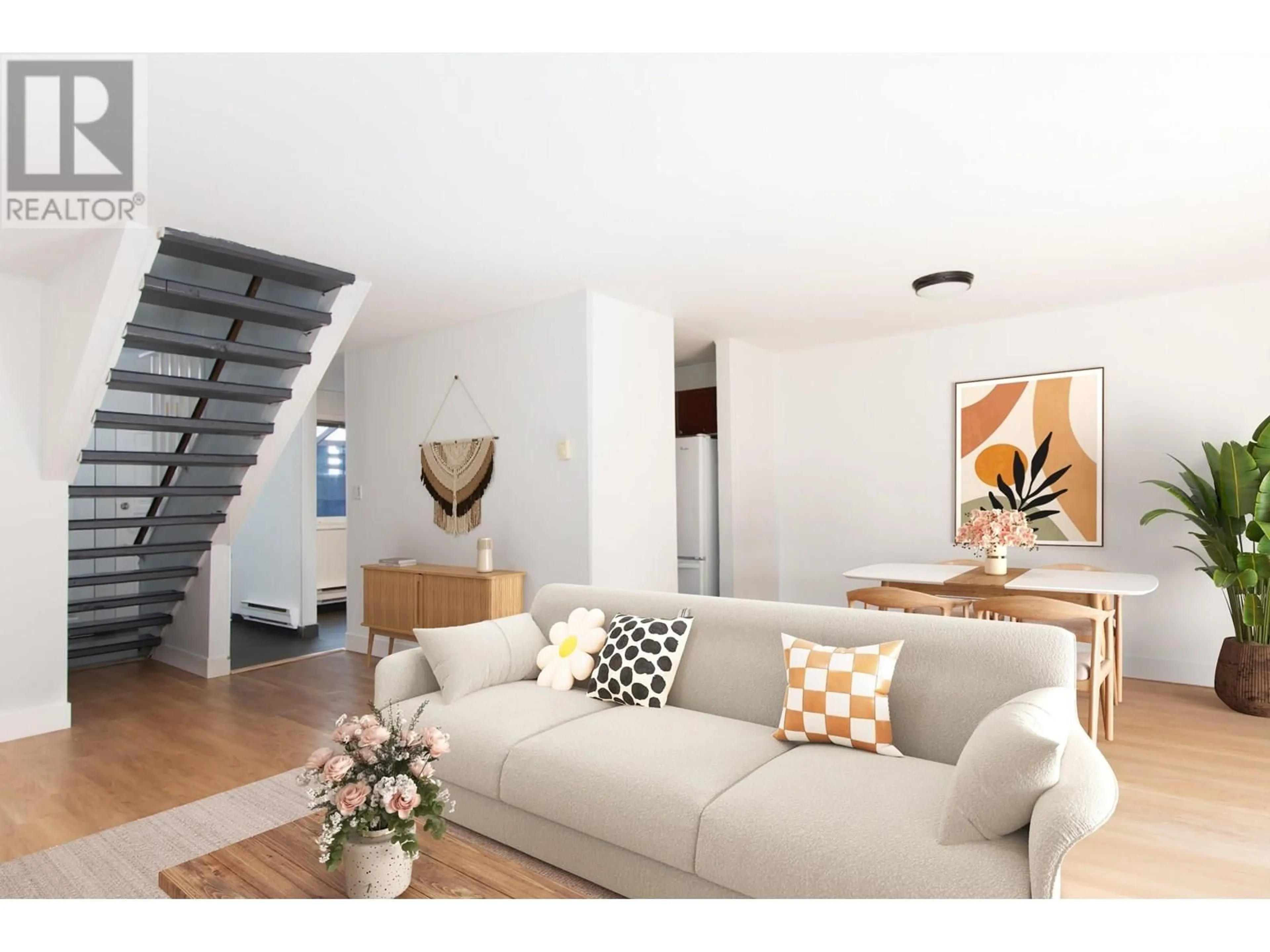 Living room with furniture, unknown for 11 - 38455 WILSON CRESCENT, Squamish British Columbia V8B0G5