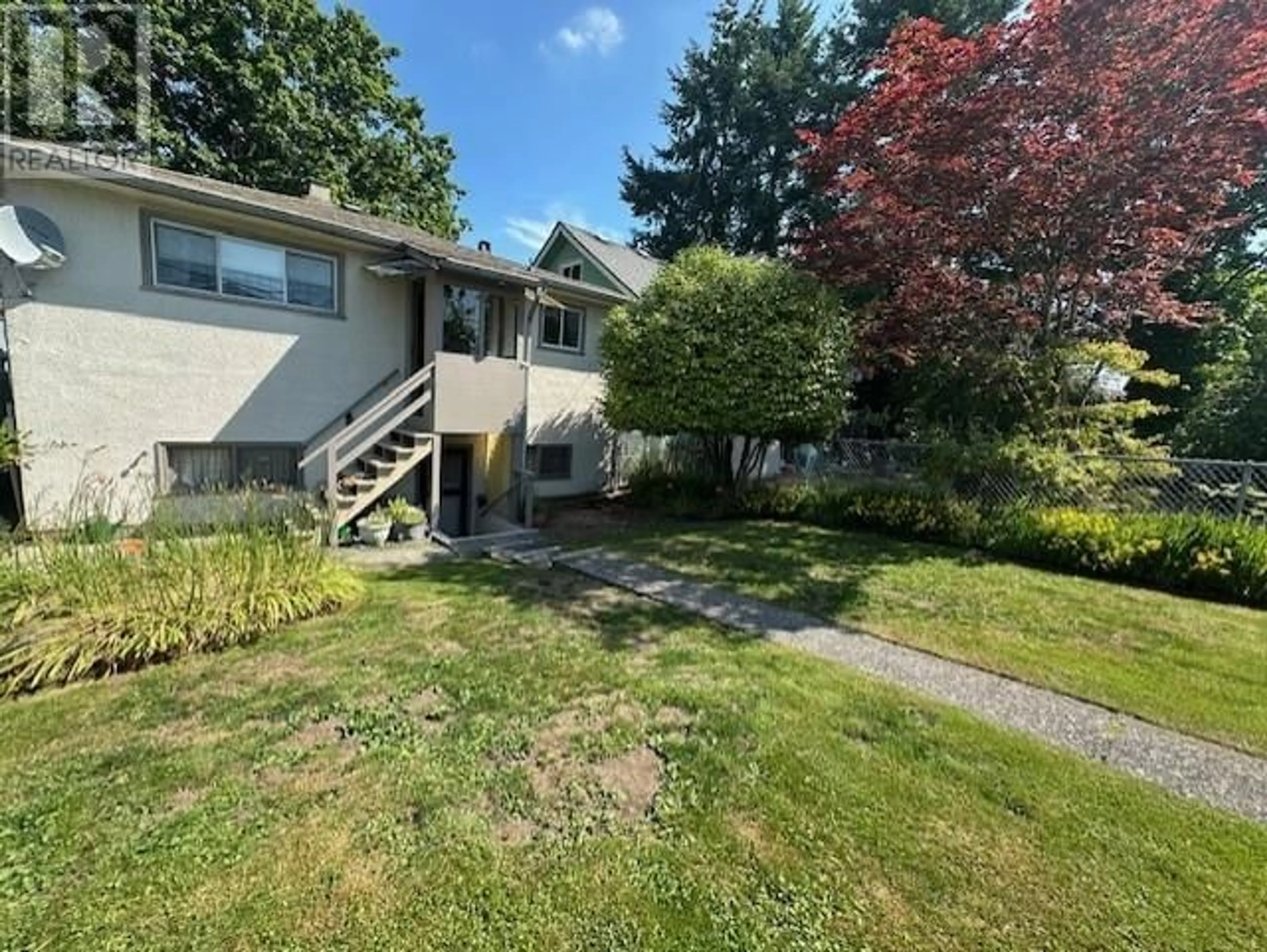 A pic from outside/outdoor area/front of a property/back of a property/a pic from drone, street for 3486 22ND AVENUE, Vancouver British Columbia V5M2Z4