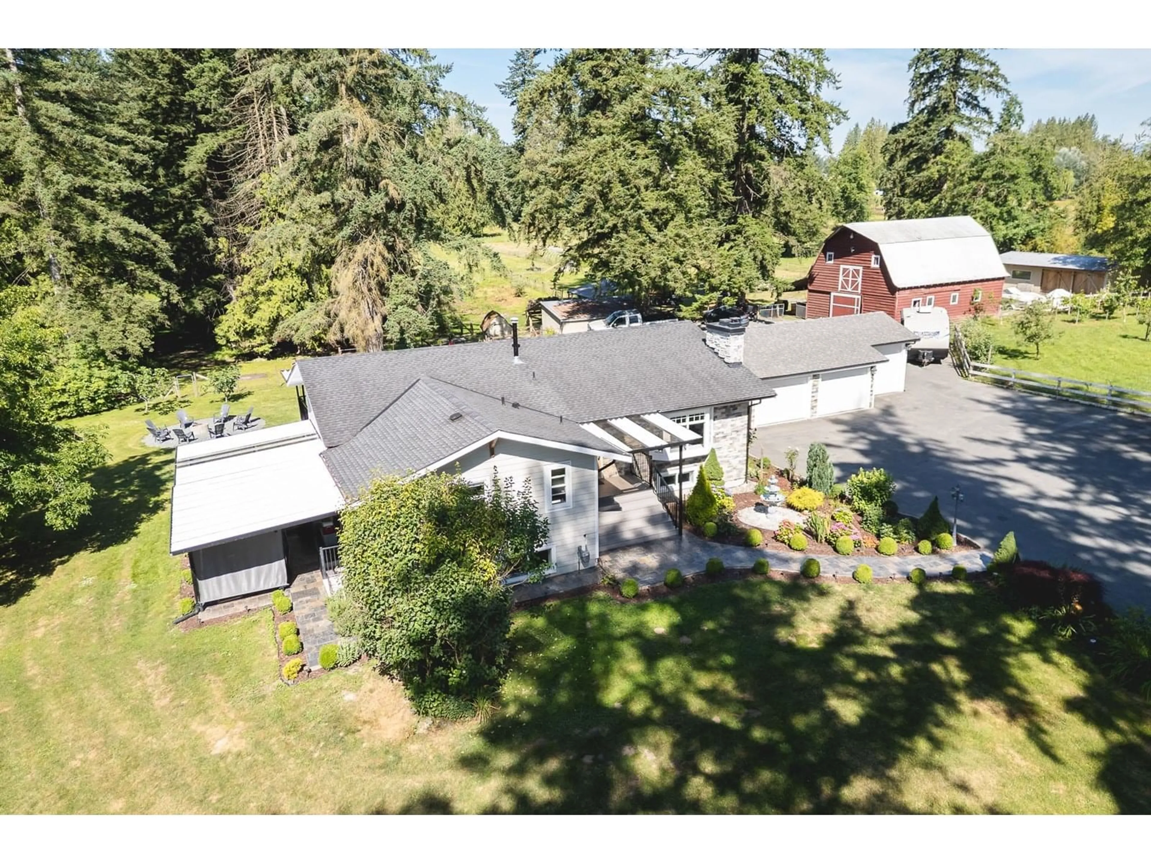 A pic from outside/outdoor area/front of a property/back of a property/a pic from drone, street for 5871 264, Langley British Columbia V4W1K7