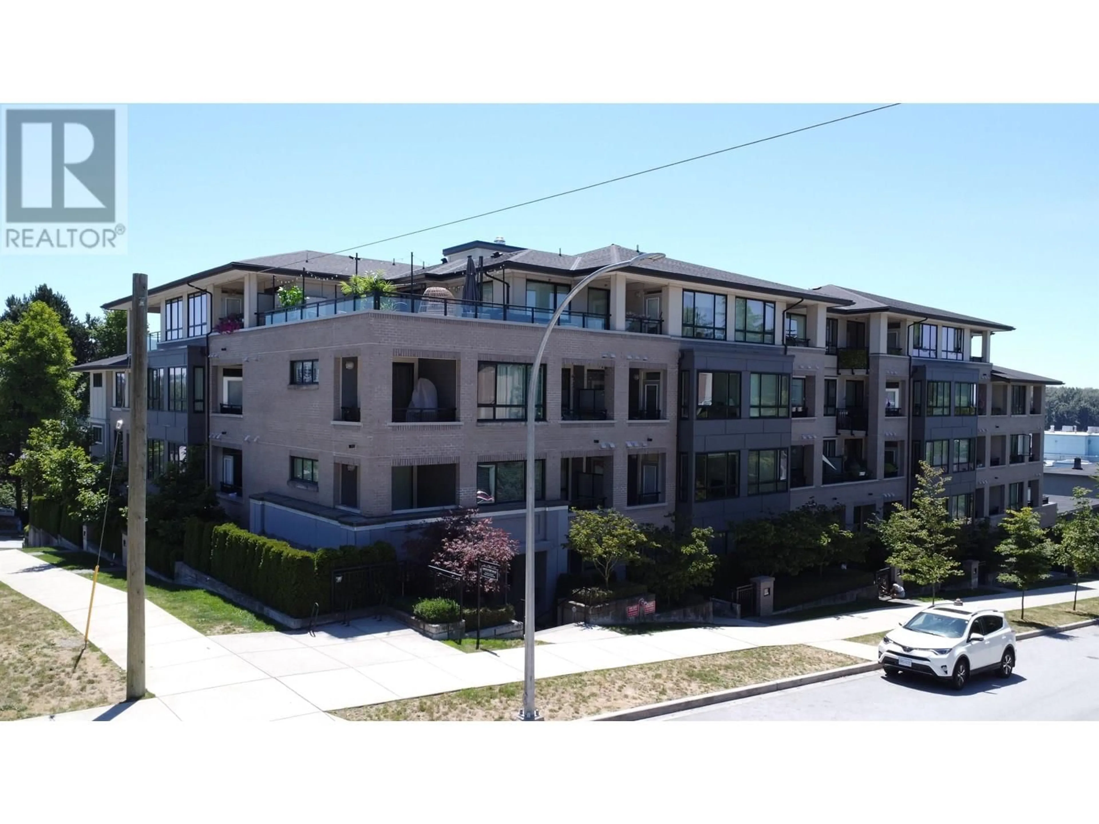 A pic from outside/outdoor area/front of a property/back of a property/a pic from drone, unknown for 210 - 1306 FIFTH AVENUE, New Westminster British Columbia V3M0K5