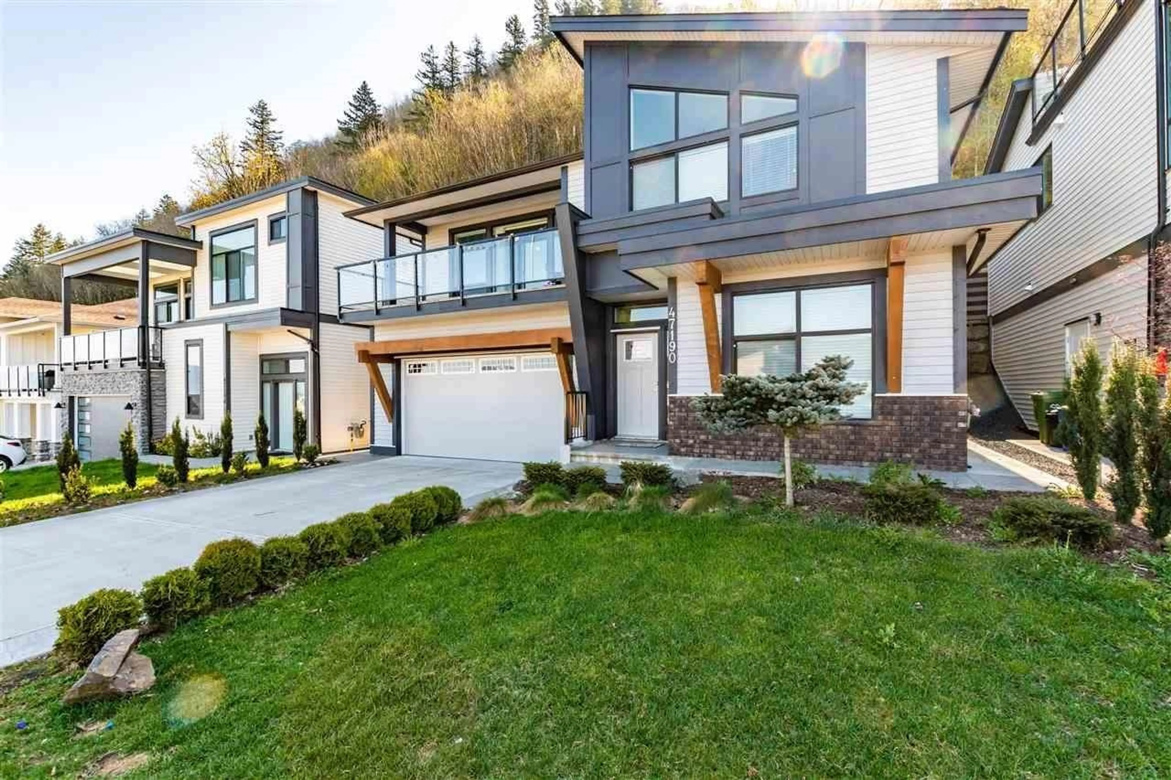 Home with brick exterior material, mountain view for 47190 SYLVAN DRIVE, Chilliwack British Columbia V2R0R8