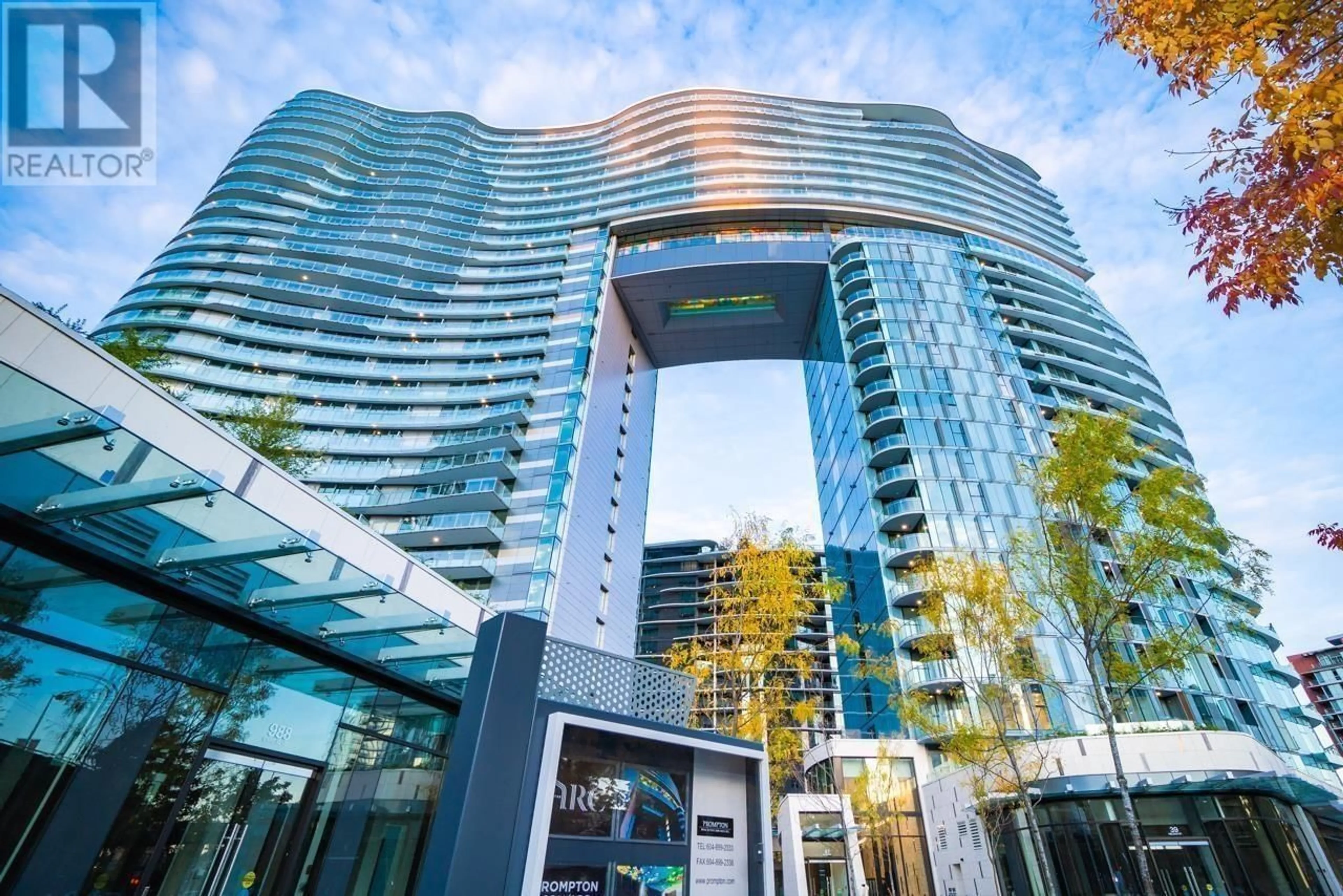 Indoor foyer for 2220 - 89 NELSON STREET, Vancouver British Columbia V6Z0E7