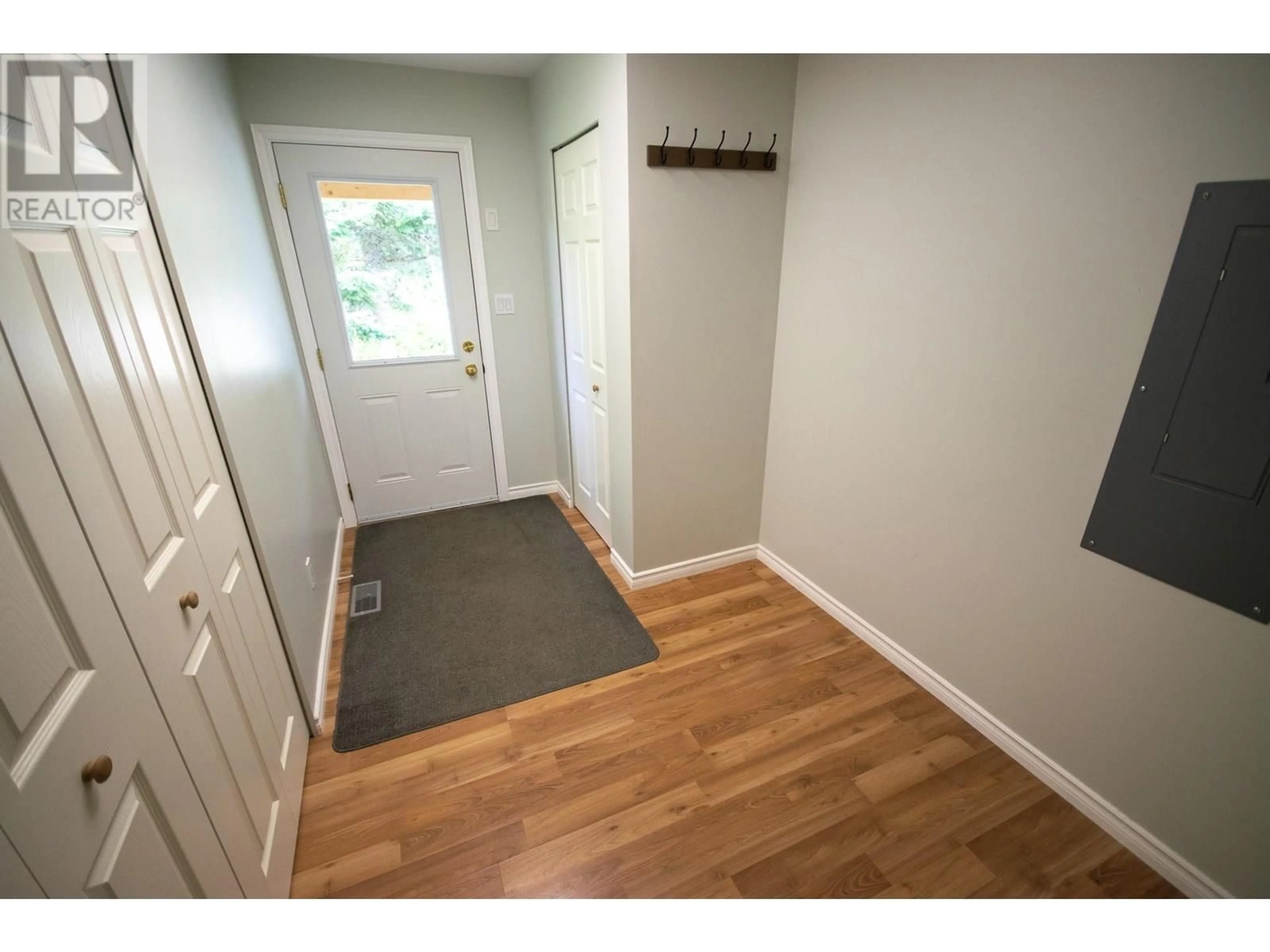 Indoor entryway for 2056 SALES ROAD, Quesnel British Columbia V2J6K3