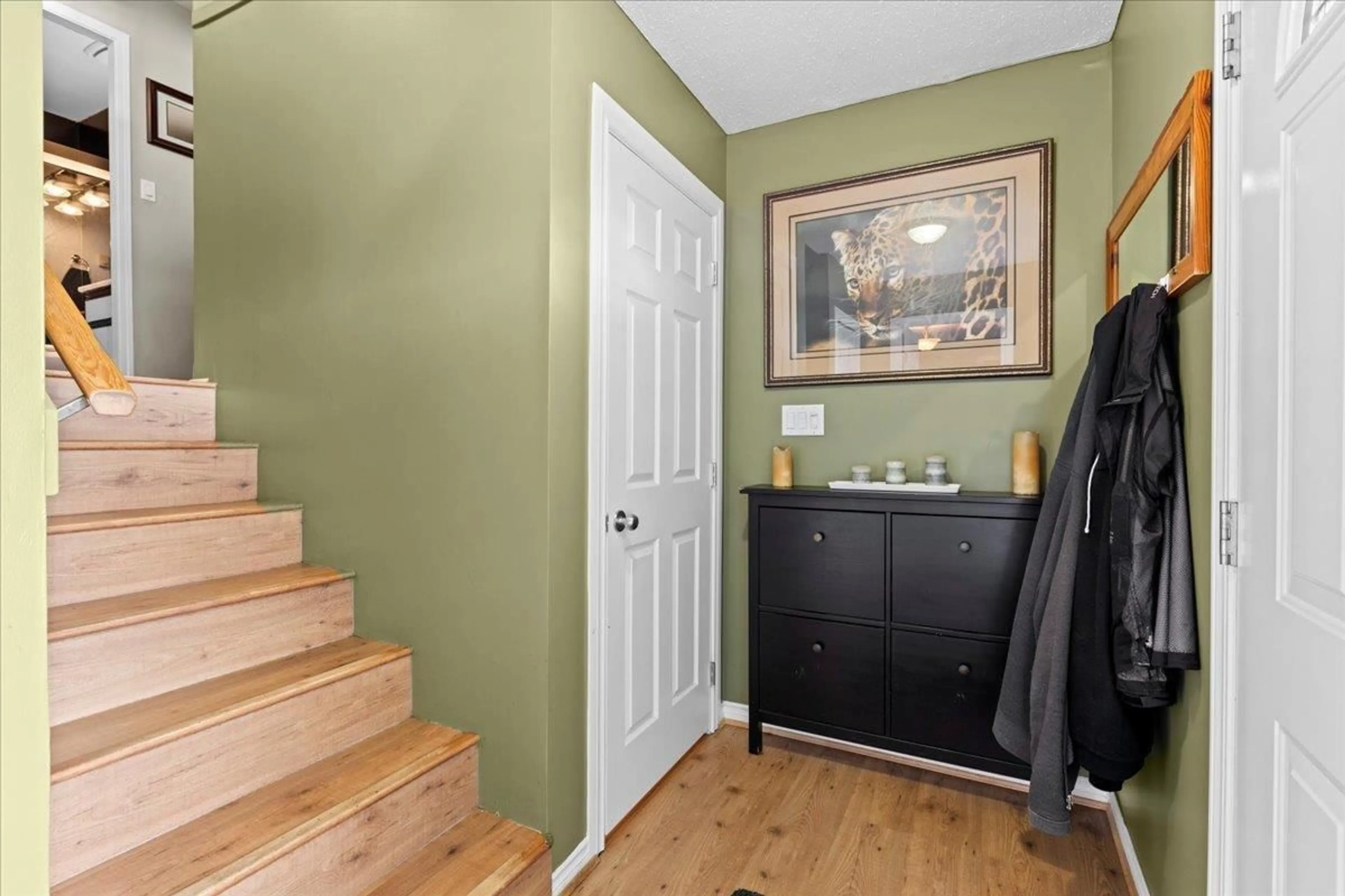 Indoor entryway for 3344 OMINECA, Abbotsford British Columbia V2S8K9