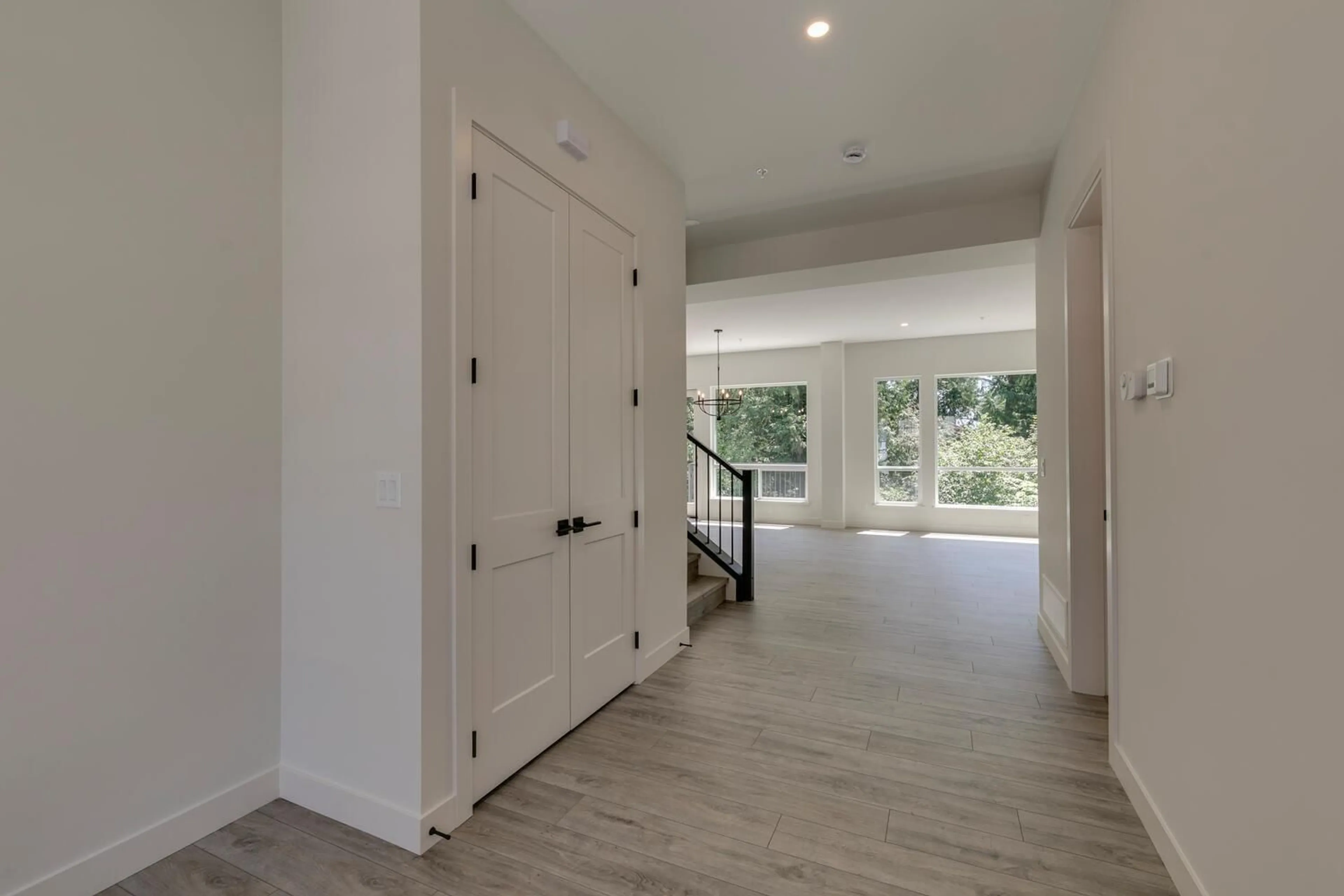 Indoor entryway for 31508 MCCREATH, Mission British Columbia V4S0E9