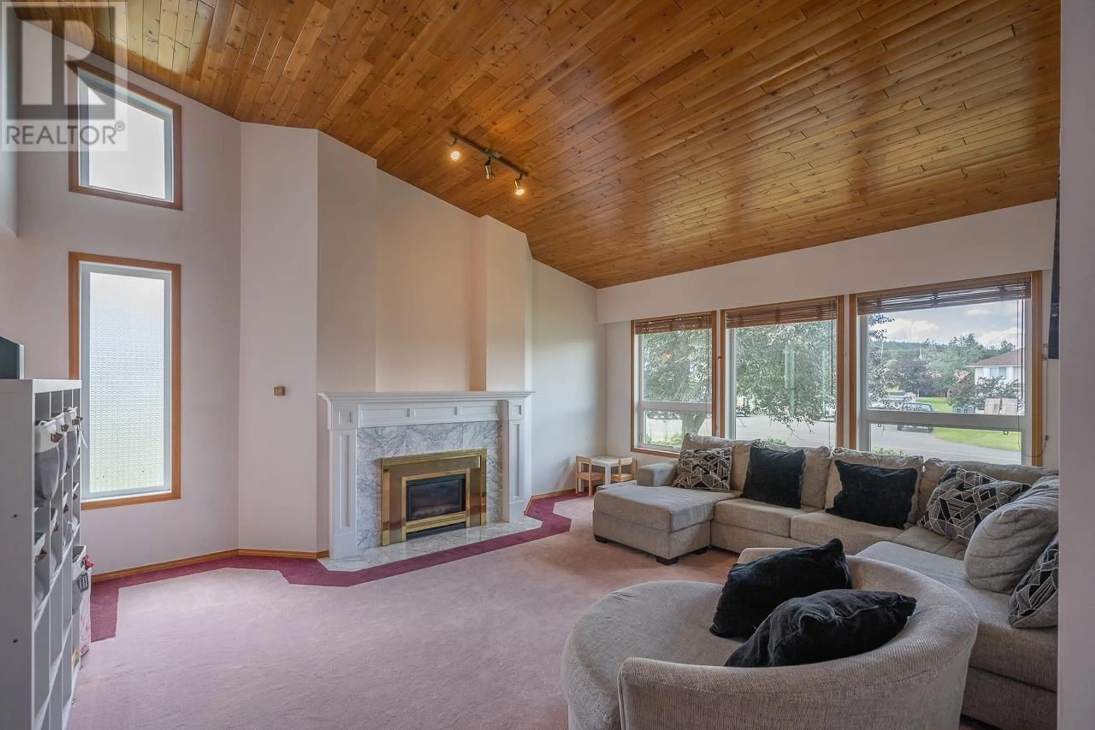 Living room with furniture, unknown for 803 CARIBOO TRAIL, 100 Mile House British Columbia V0K2E0