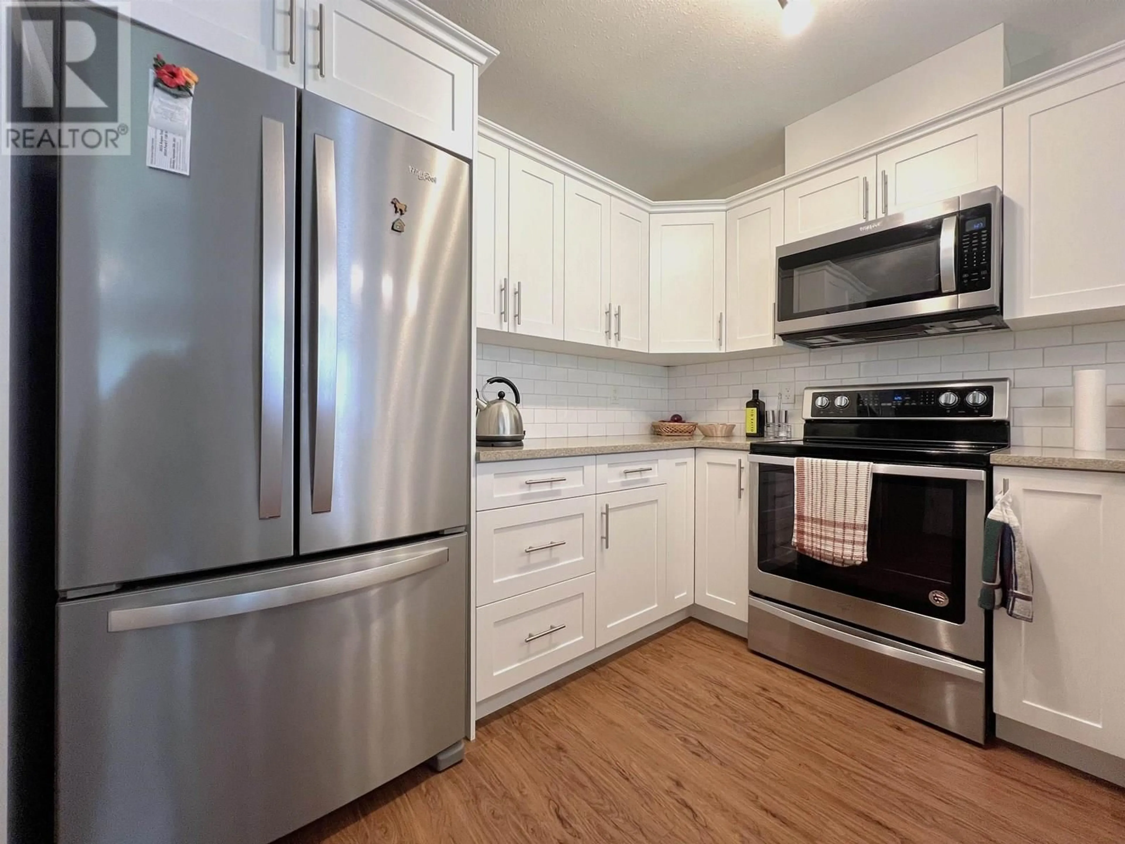 Standard kitchen, unknown for 804 - 6798 WESTGATE AVENUE, Prince George British Columbia V2N0H6