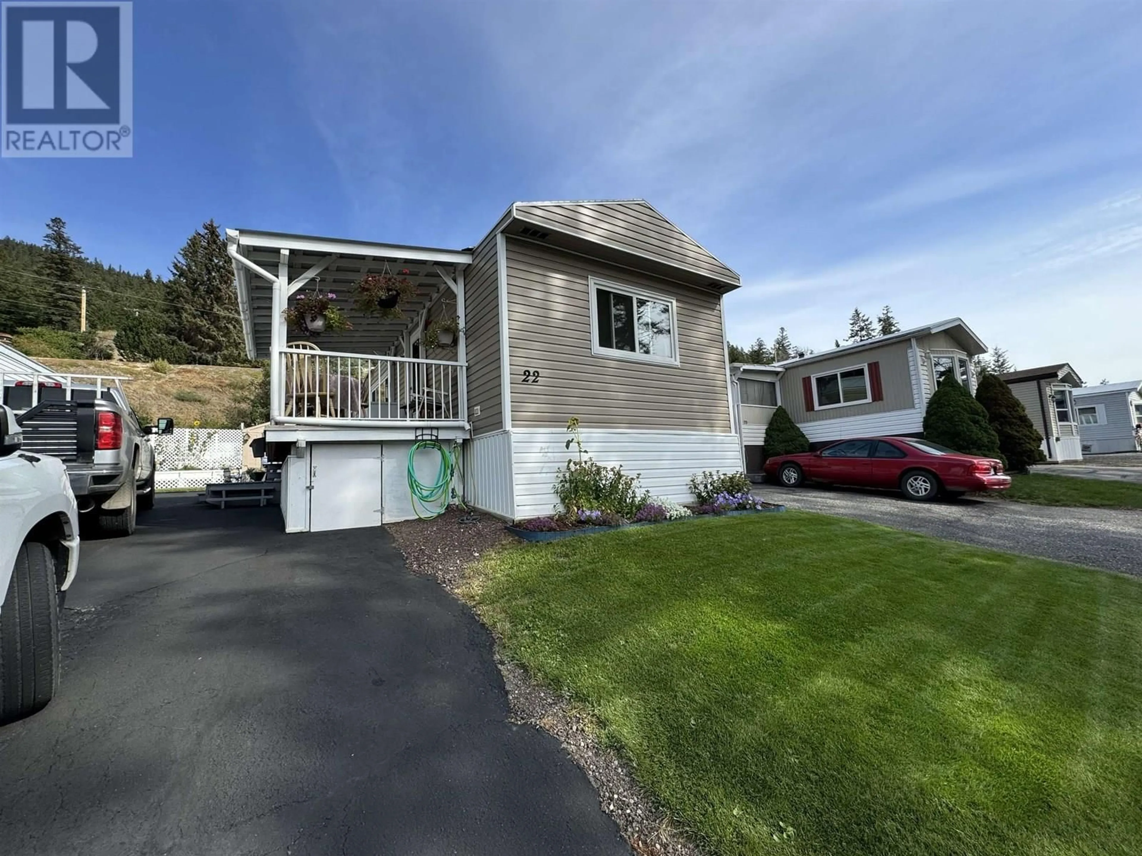 Home with vinyl exterior material, street for 1700 BROADWAY AVENUE, Williams Lake British Columbia V2G2W5