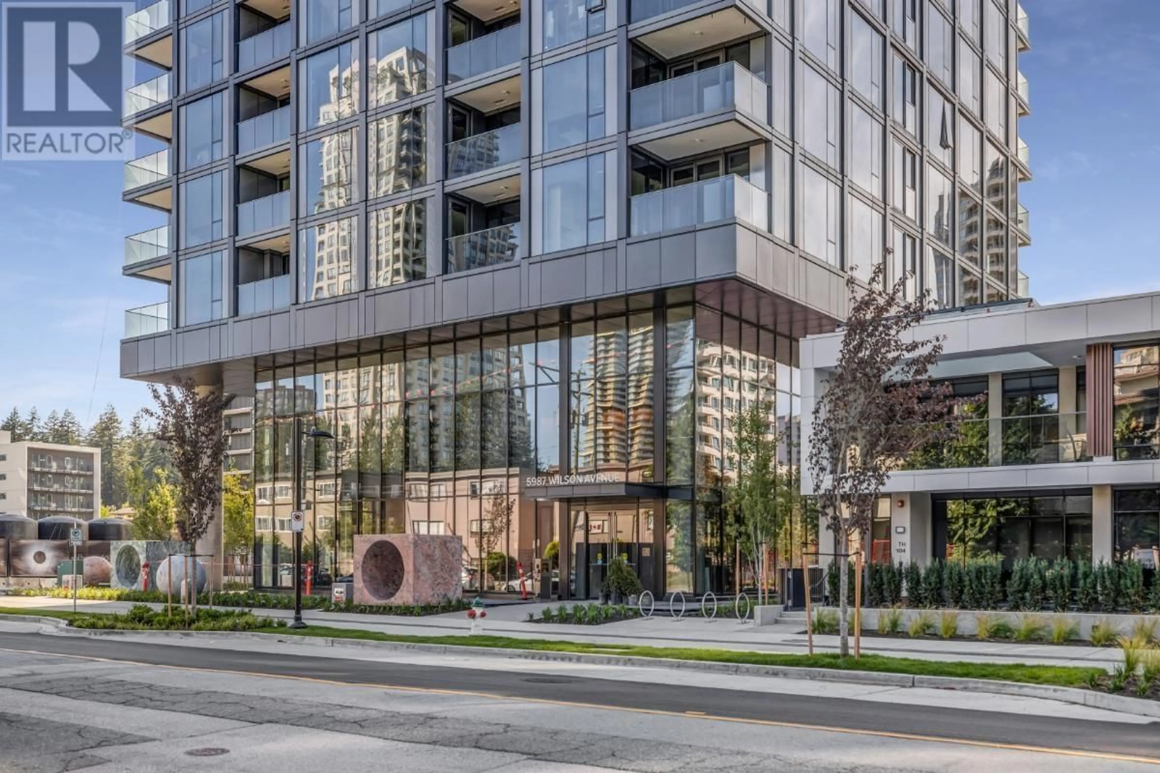 Indoor foyer for 3305 - 5987 WILSON AVENUE, Burnaby British Columbia V5H0L7