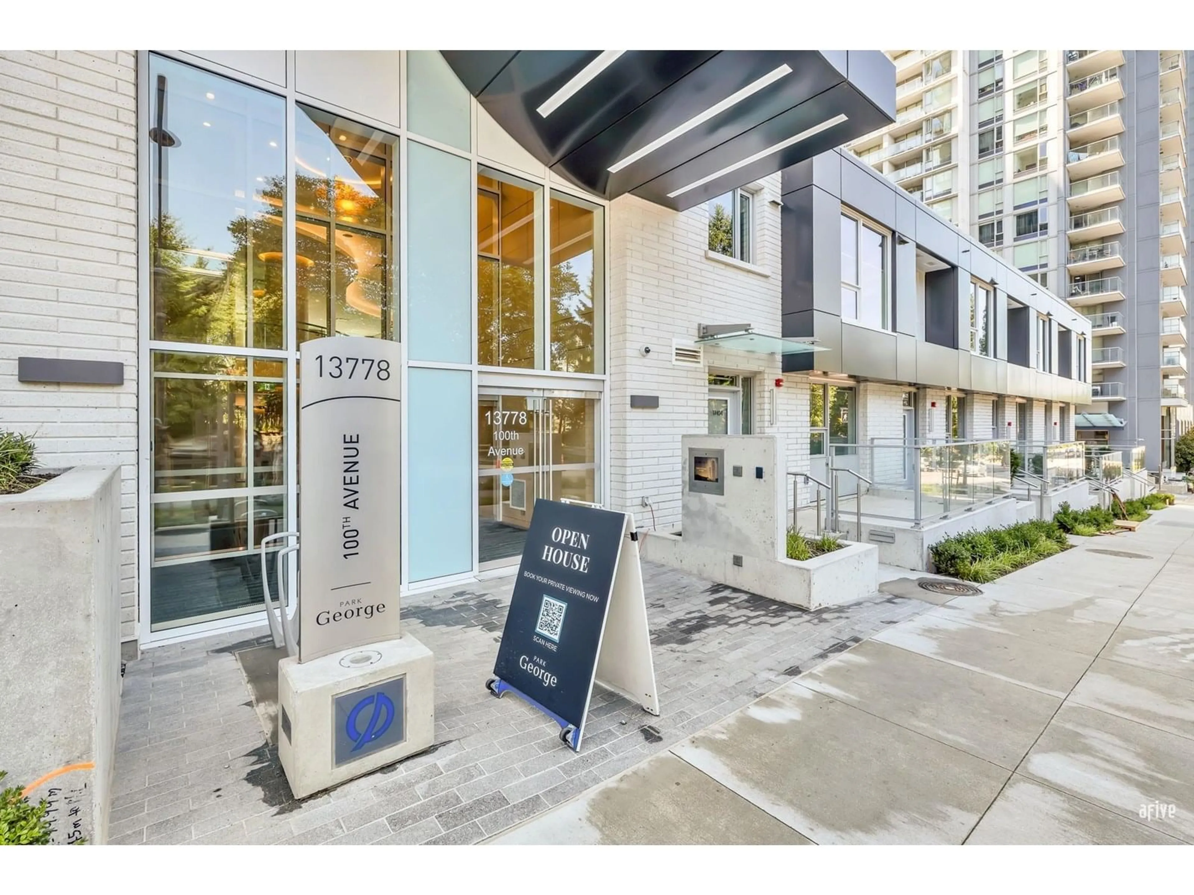 Indoor foyer for 1310 - 13778 100, Surrey British Columbia V4N5R4