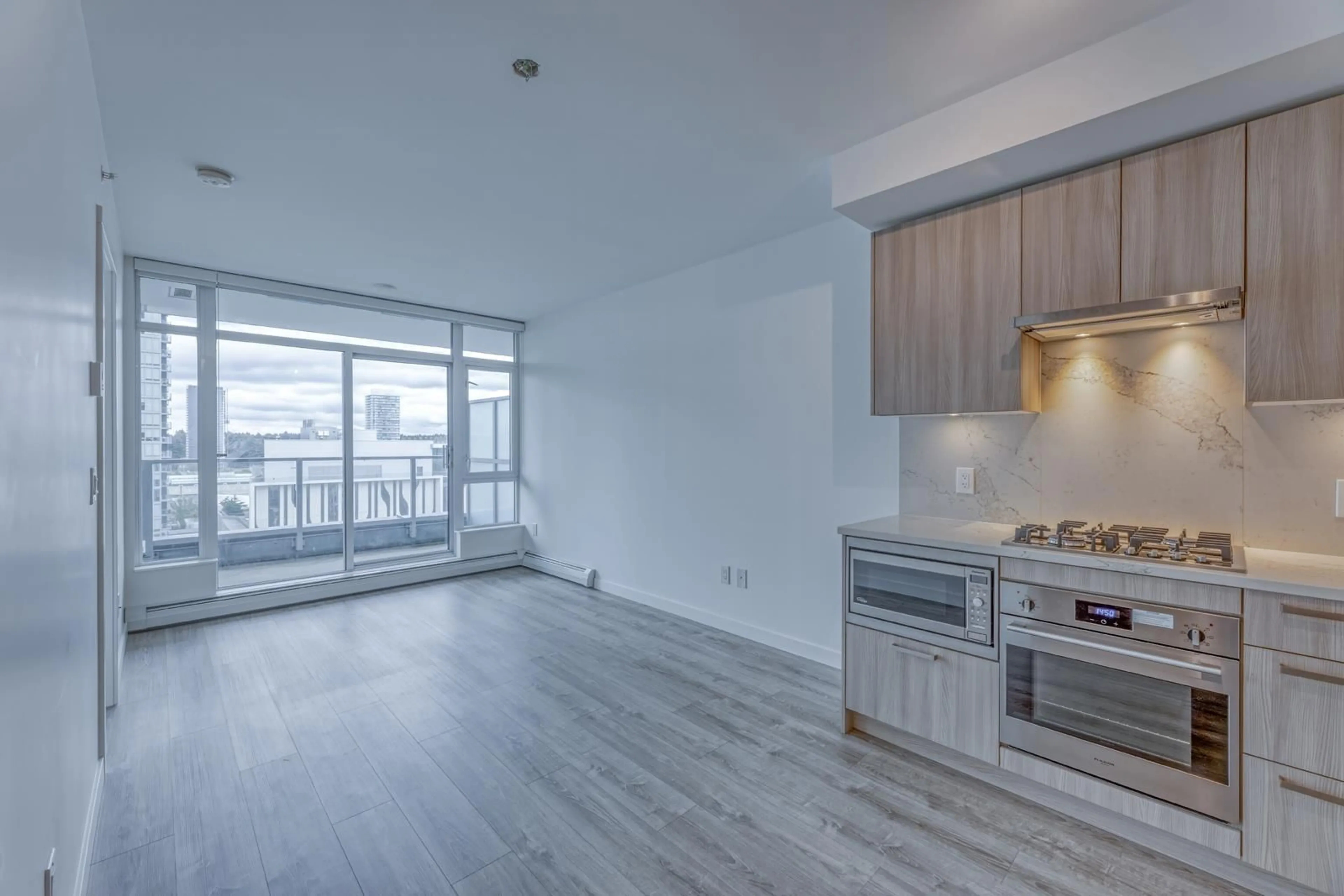 Open concept kitchen, unknown for 910 - 13350 CENTRAL, Surrey British Columbia V3T0S1