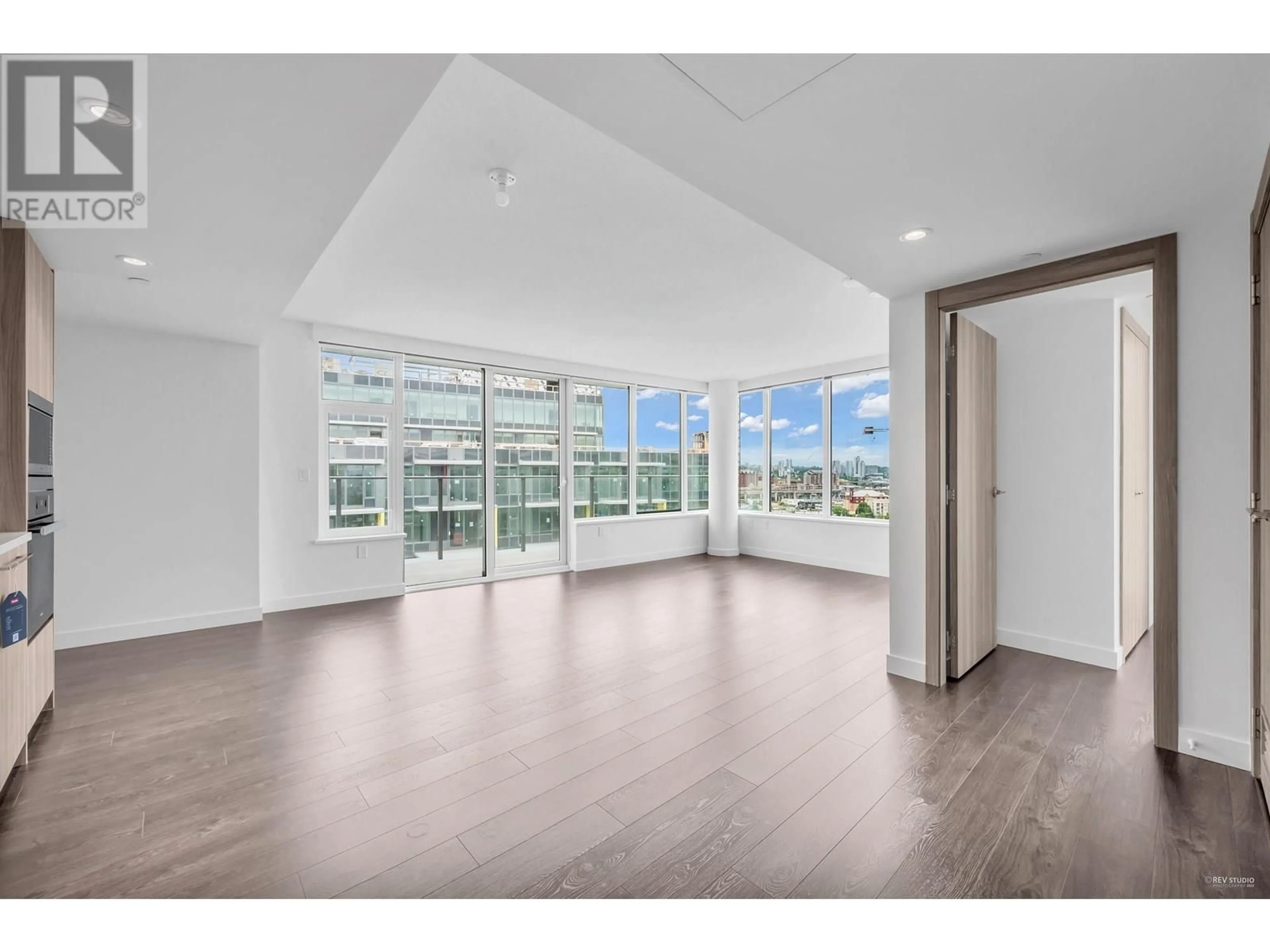 A pic of a room for 1385 - 8608 HAZELBRIDGE WAY, Richmond British Columbia V6X0W2