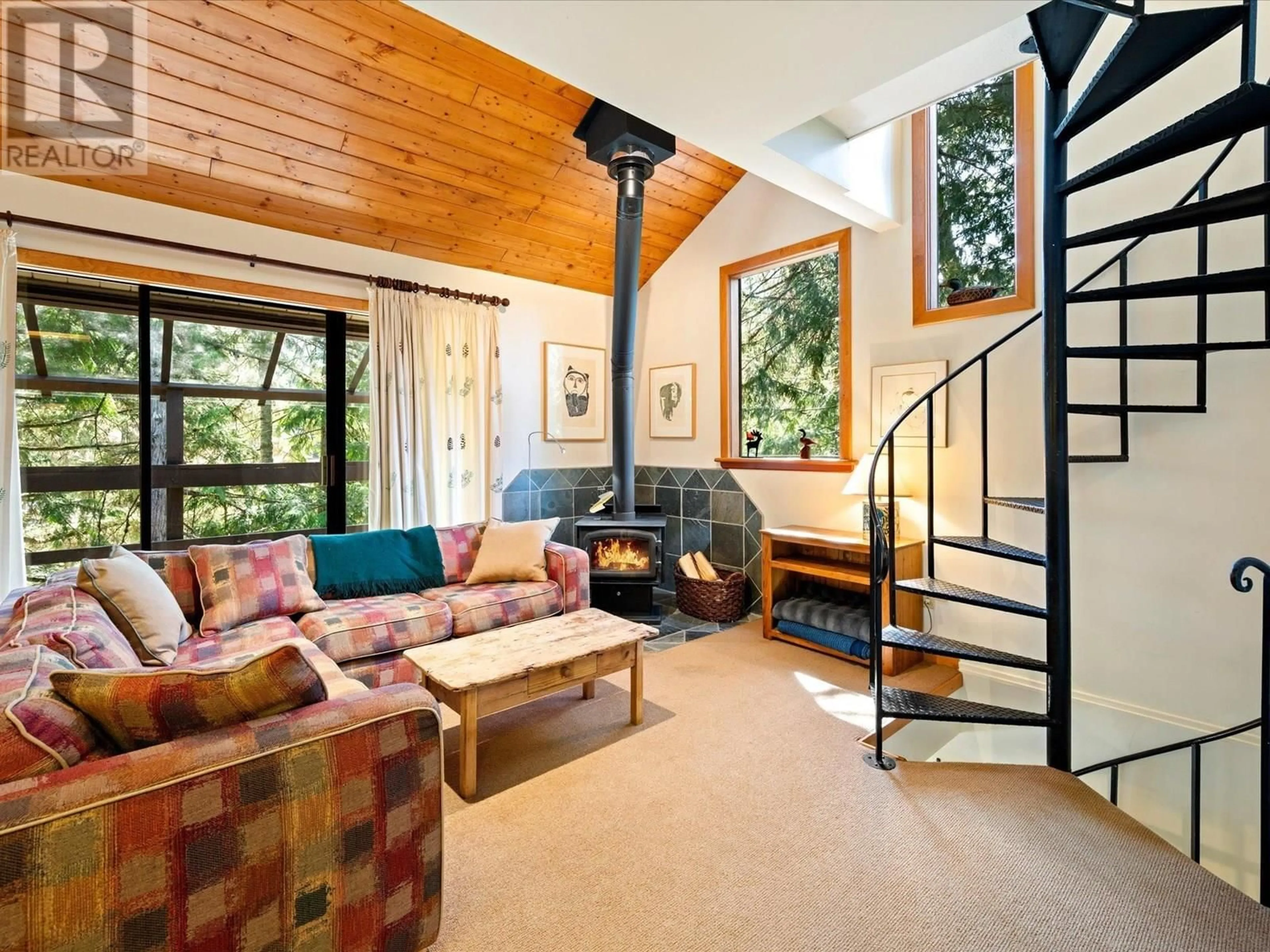 Living room with furniture, unknown for 1 - 2020 WATSON WAY, Whistler British Columbia V8E0A9