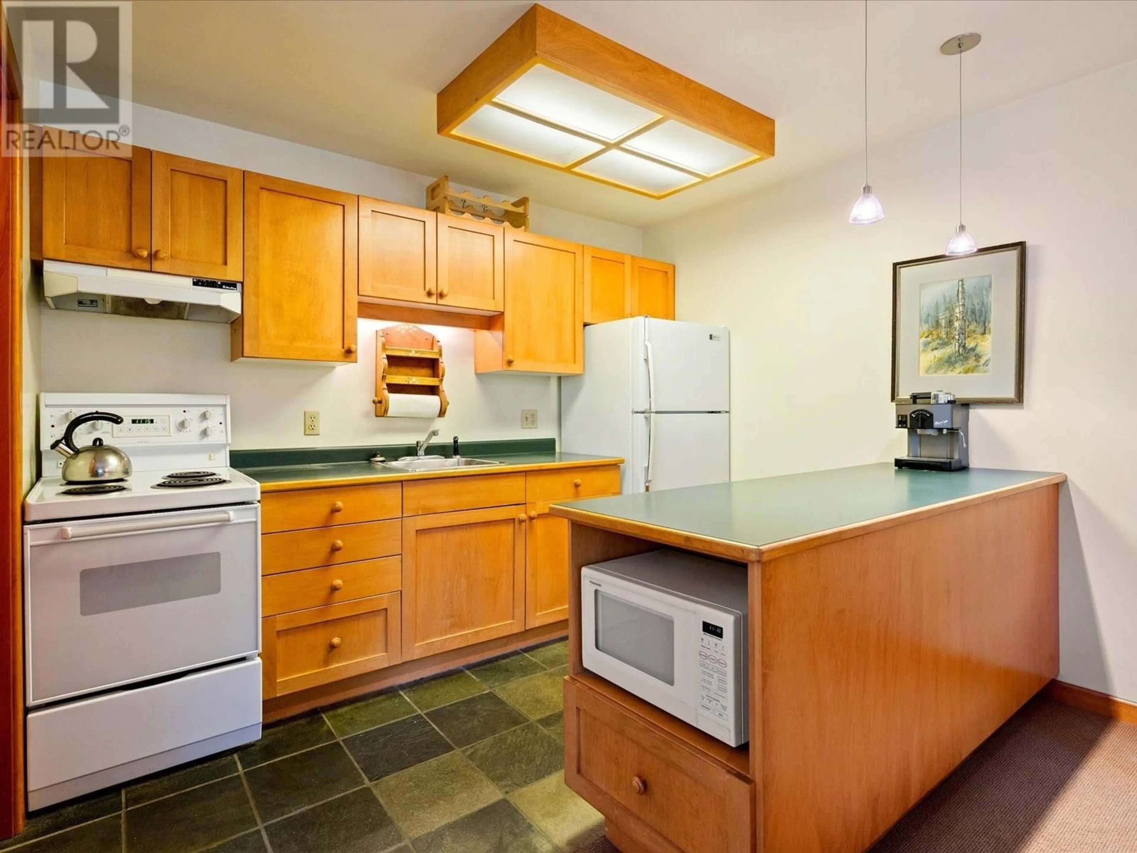 Standard kitchen, ceramic/tile floor for 1 - 2020 WATSON WAY, Whistler British Columbia V8E0A9