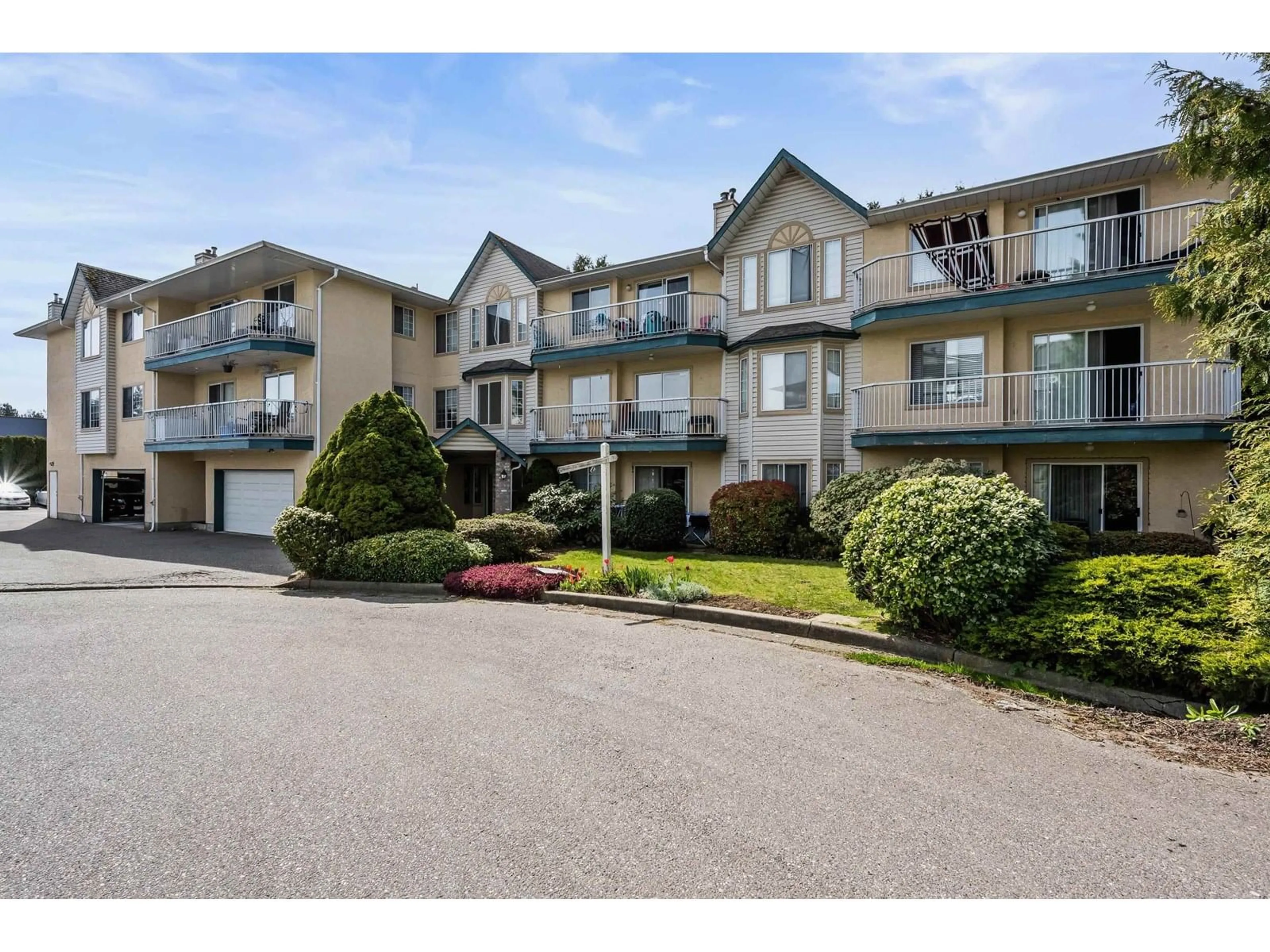 Unknown for 202 - 2567 VICTORIA, Abbotsford British Columbia V2T2T4