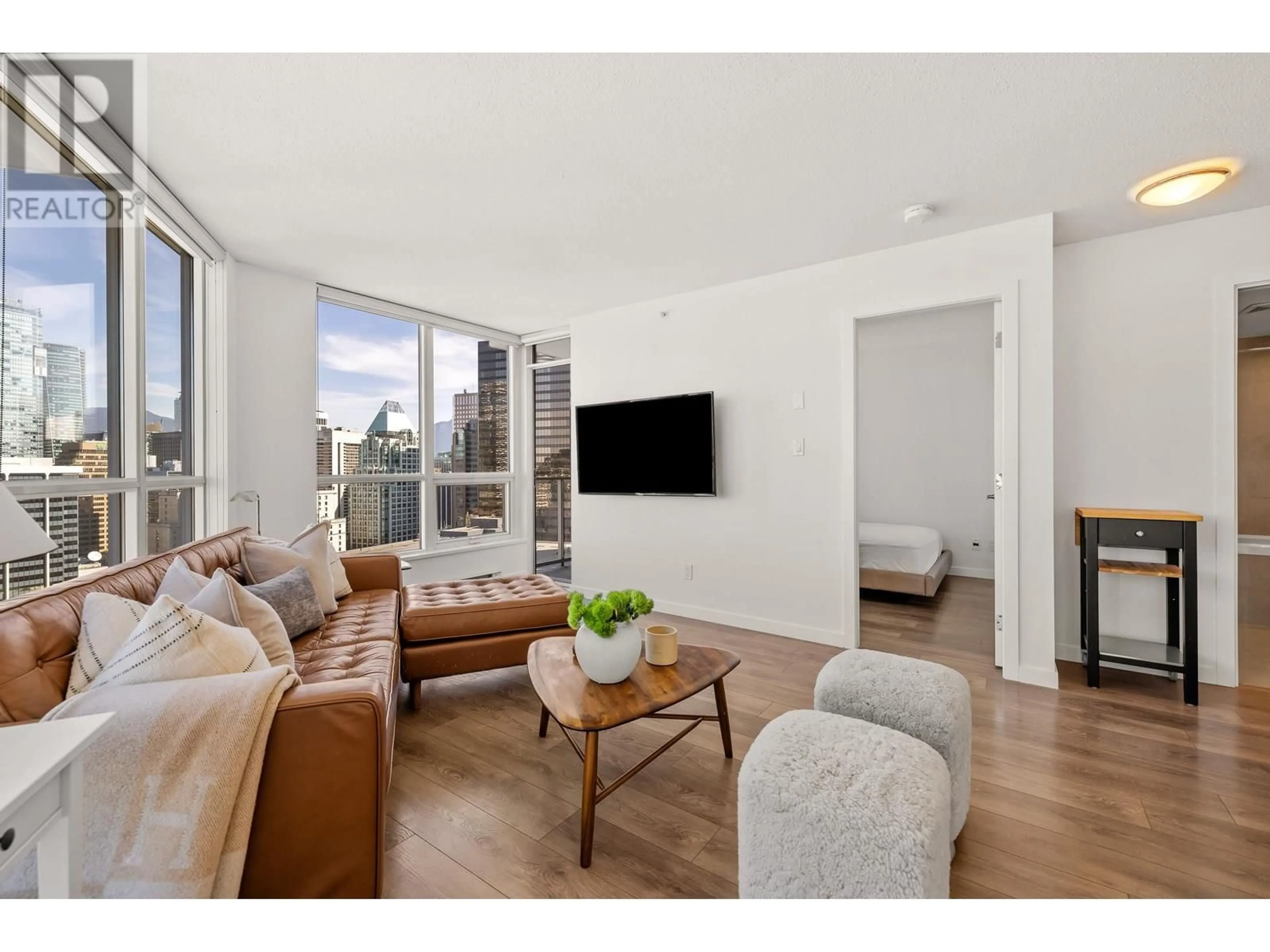 Living room with furniture, wood/laminate floor for 2409 - 833 SEYMOUR STREET, Vancouver British Columbia V6B0G4
