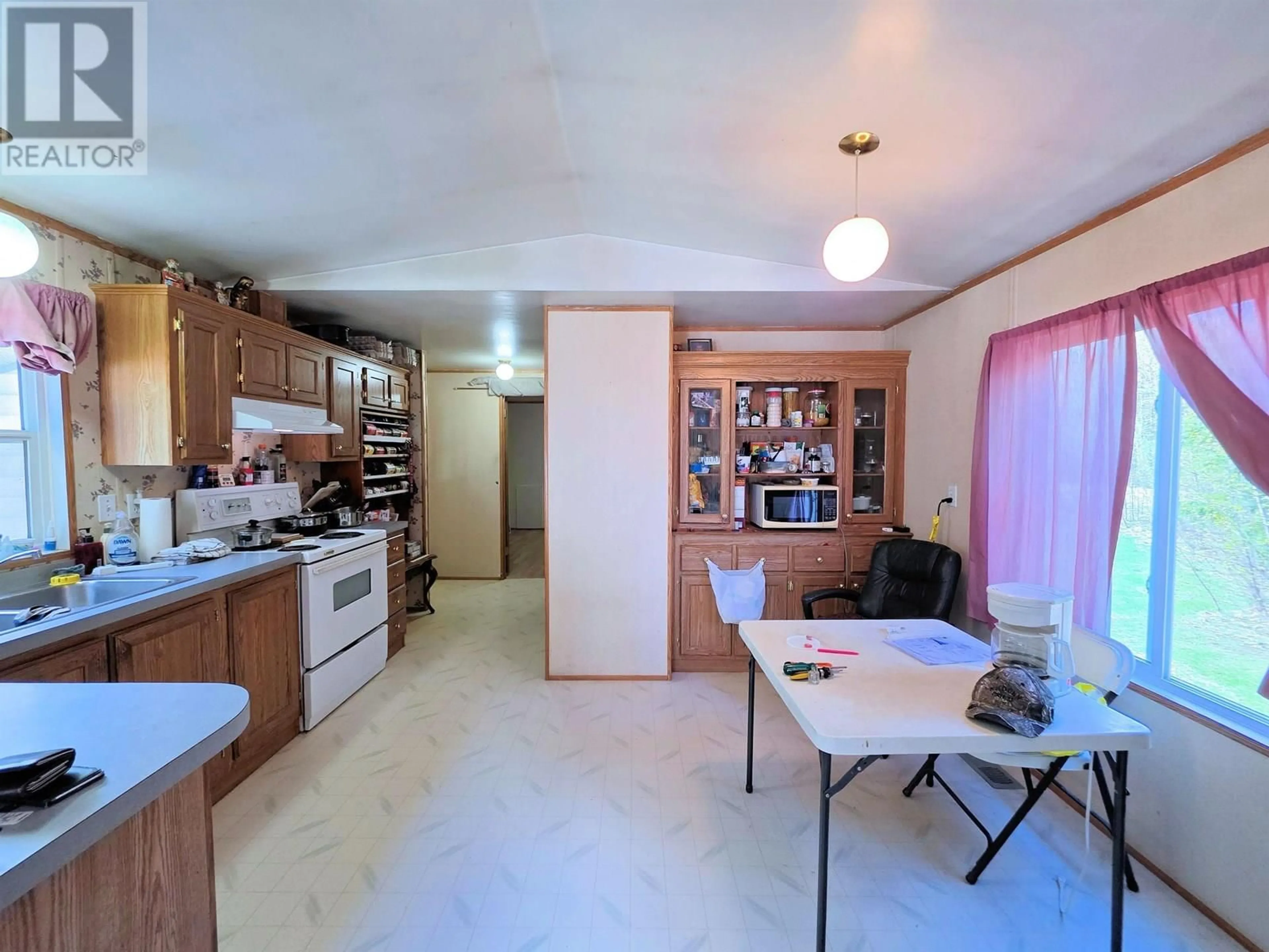 Standard kitchen, unknown for 16065 GRUNERUD ROAD, Prince George British Columbia V2K5K6