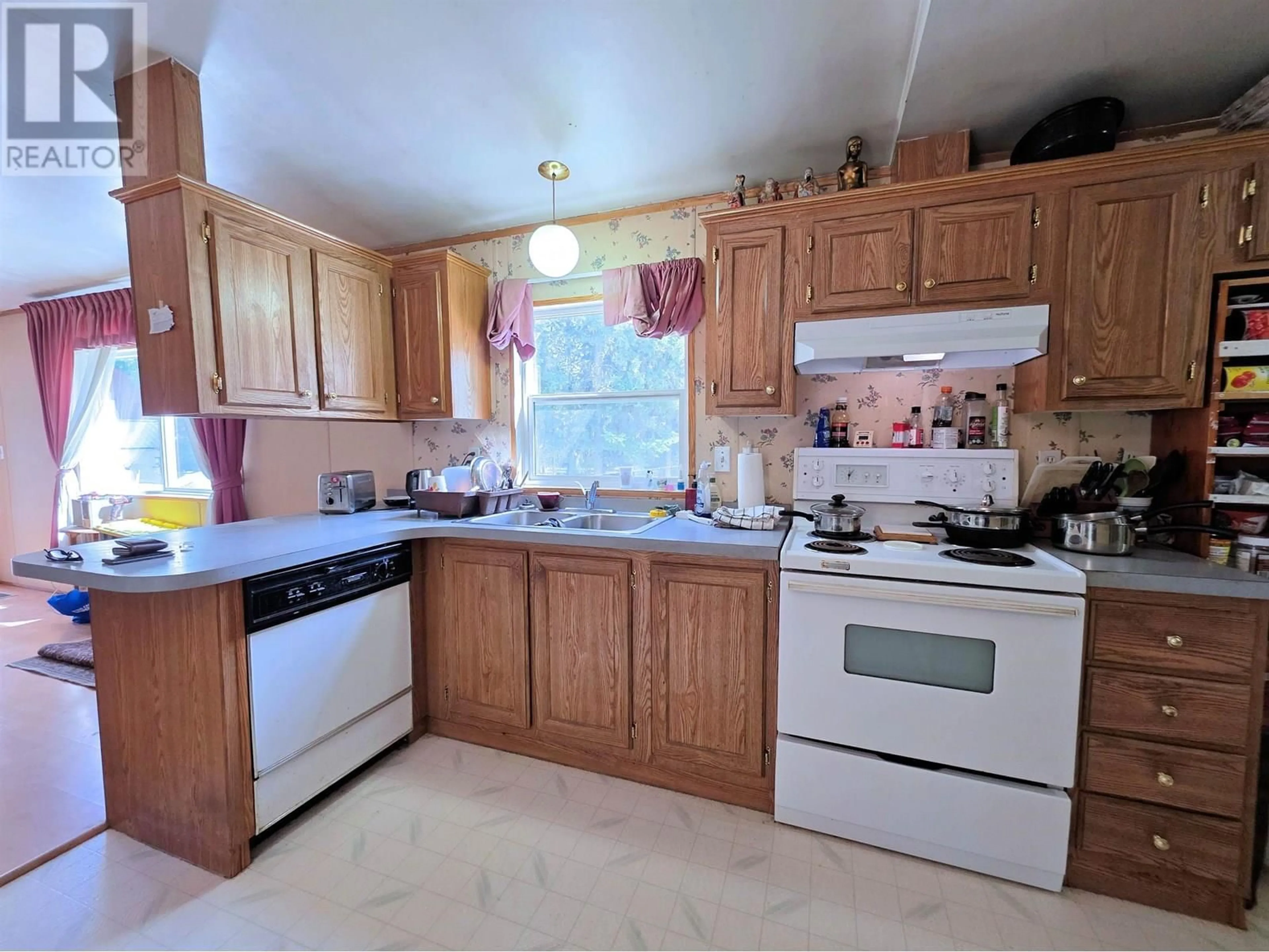 Standard kitchen, unknown for 16065 GRUNERUD ROAD, Prince George British Columbia V2K5K6