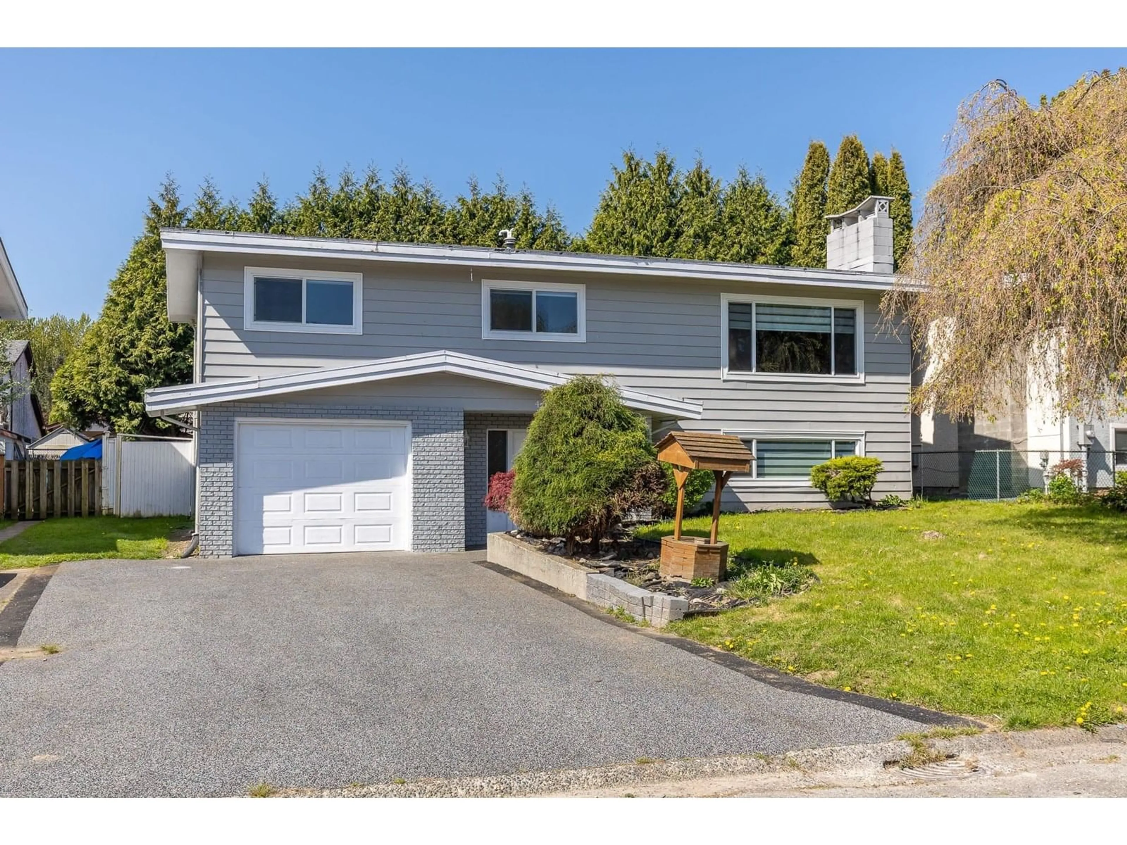 Home with vinyl exterior material, street for 45408 SPARTAN CRESCENT, Chilliwack British Columbia V2P6V2