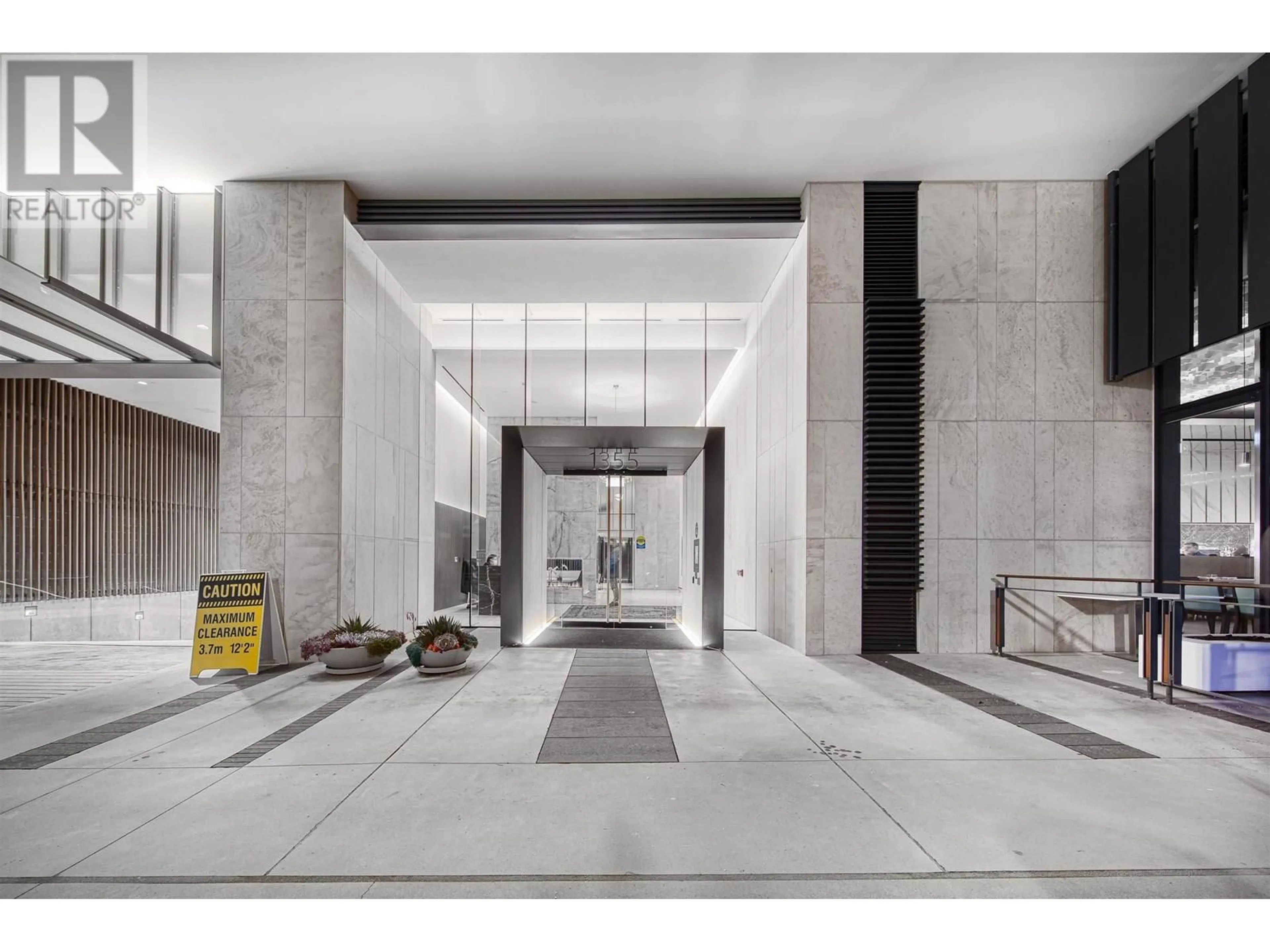 Lobby for 202 - 1355 BELLEVUE AVENUE, West Vancouver British Columbia V7T0B4