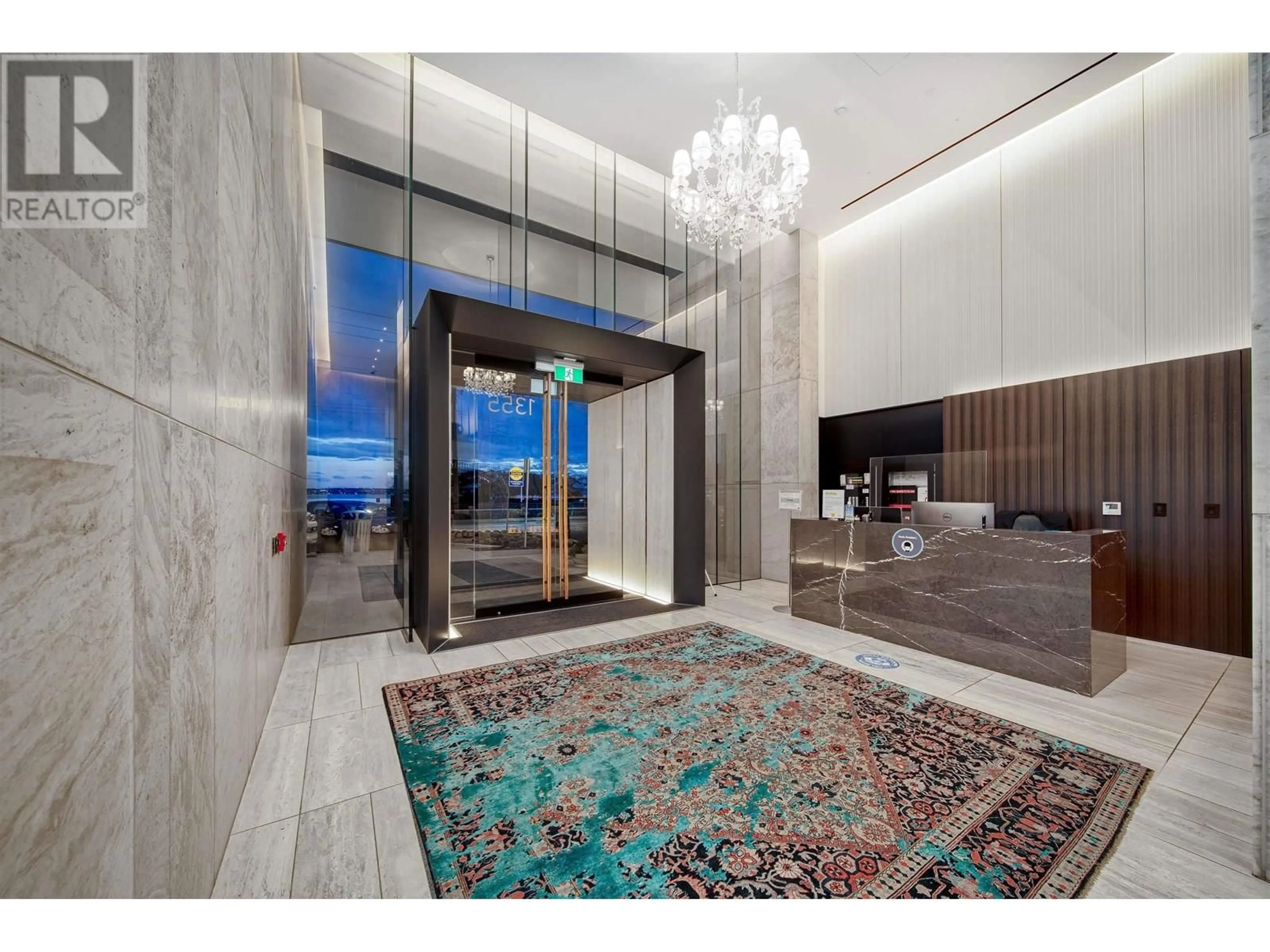 Indoor foyer for 202 - 1355 BELLEVUE AVENUE, West Vancouver British Columbia V7T0B4