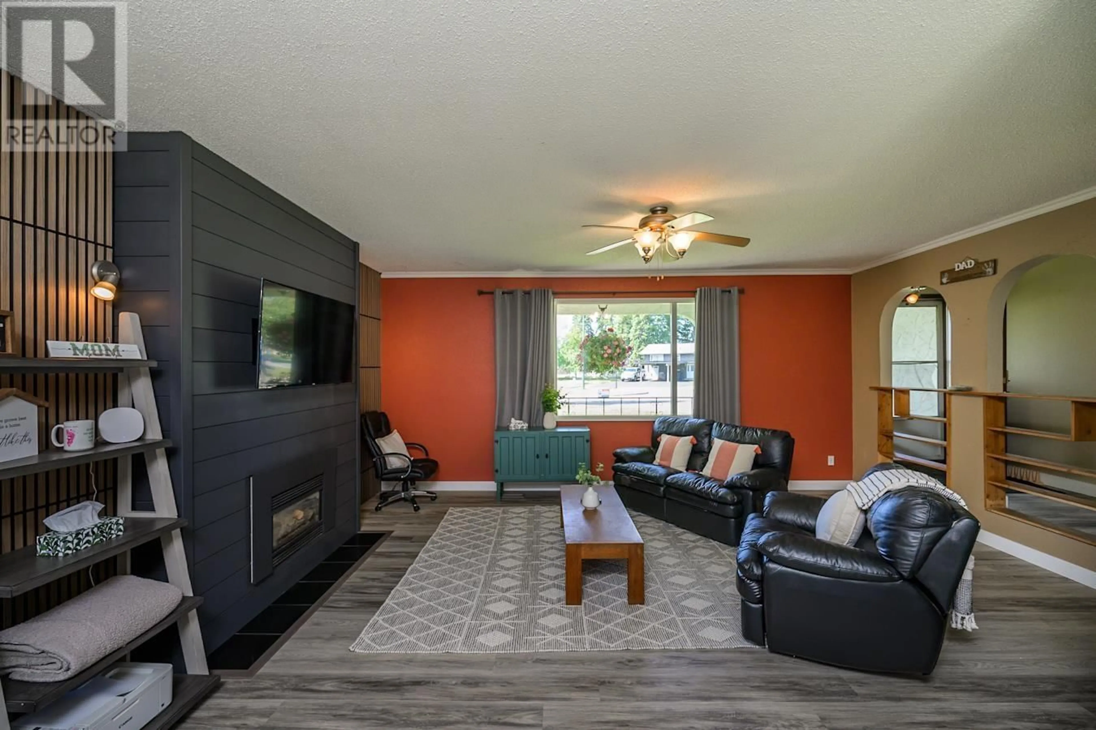 Living room with furniture, unknown for 1443 BUCHANAN AVENUE, Prince George British Columbia V2L4R1
