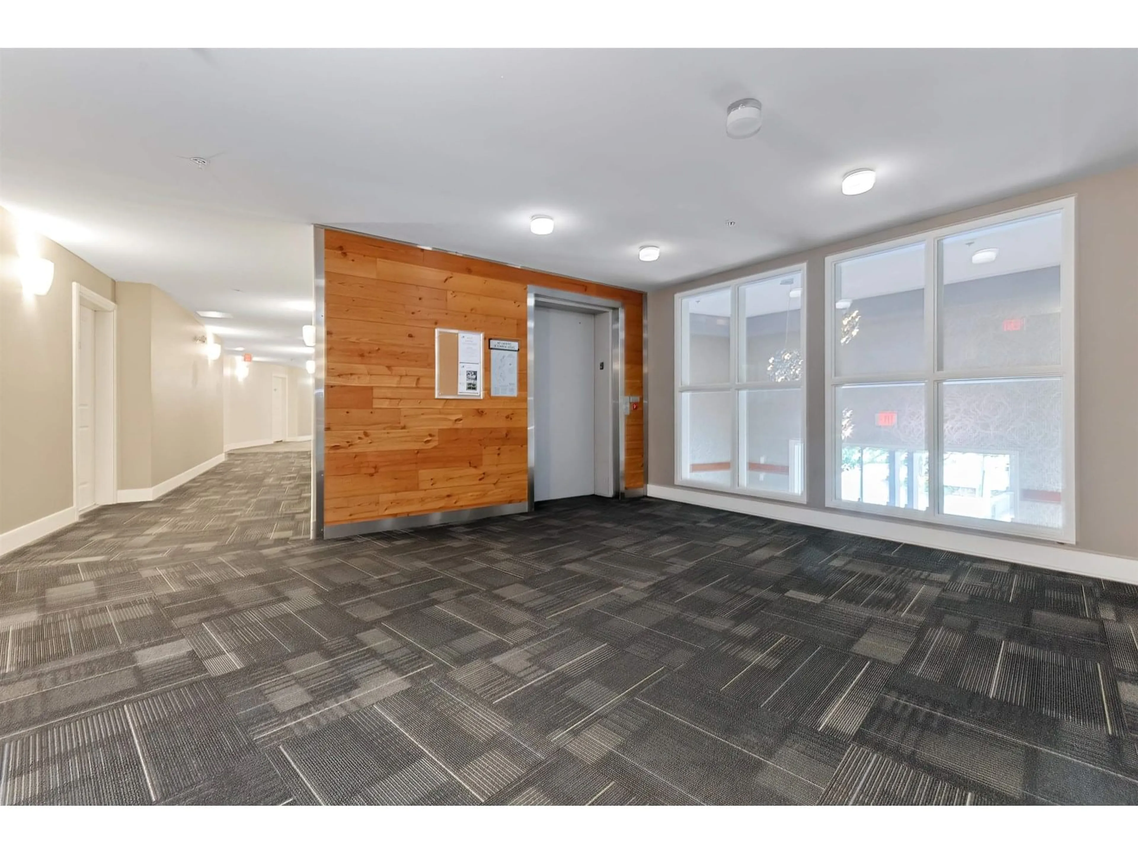 Indoor foyer for 216 - 45389 CHEHALIS DRIVE, Chilliwack British Columbia V2R1A1
