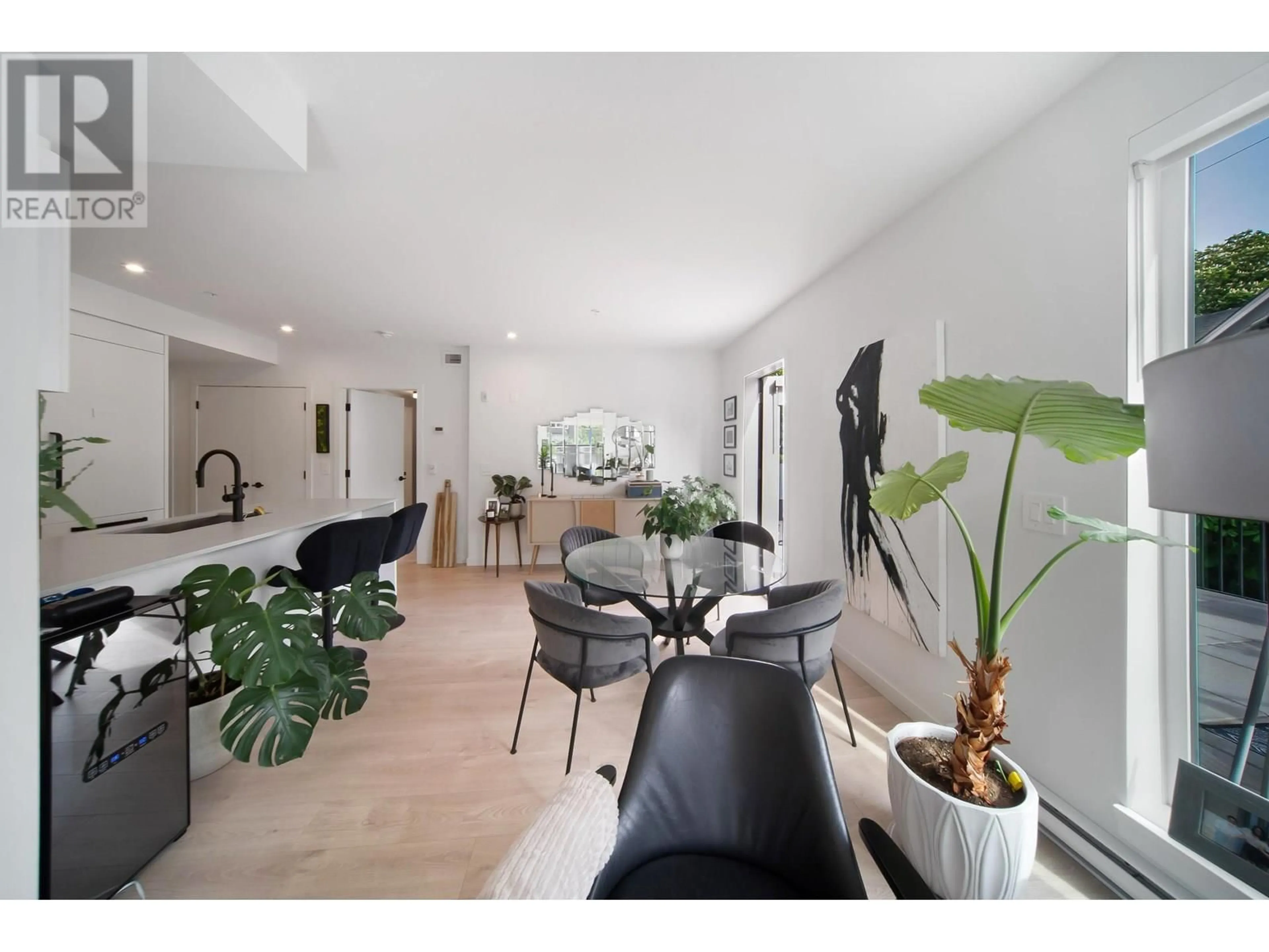 Unknown for 221 - 2520 GUELPH STREET, Vancouver British Columbia V5T0K7