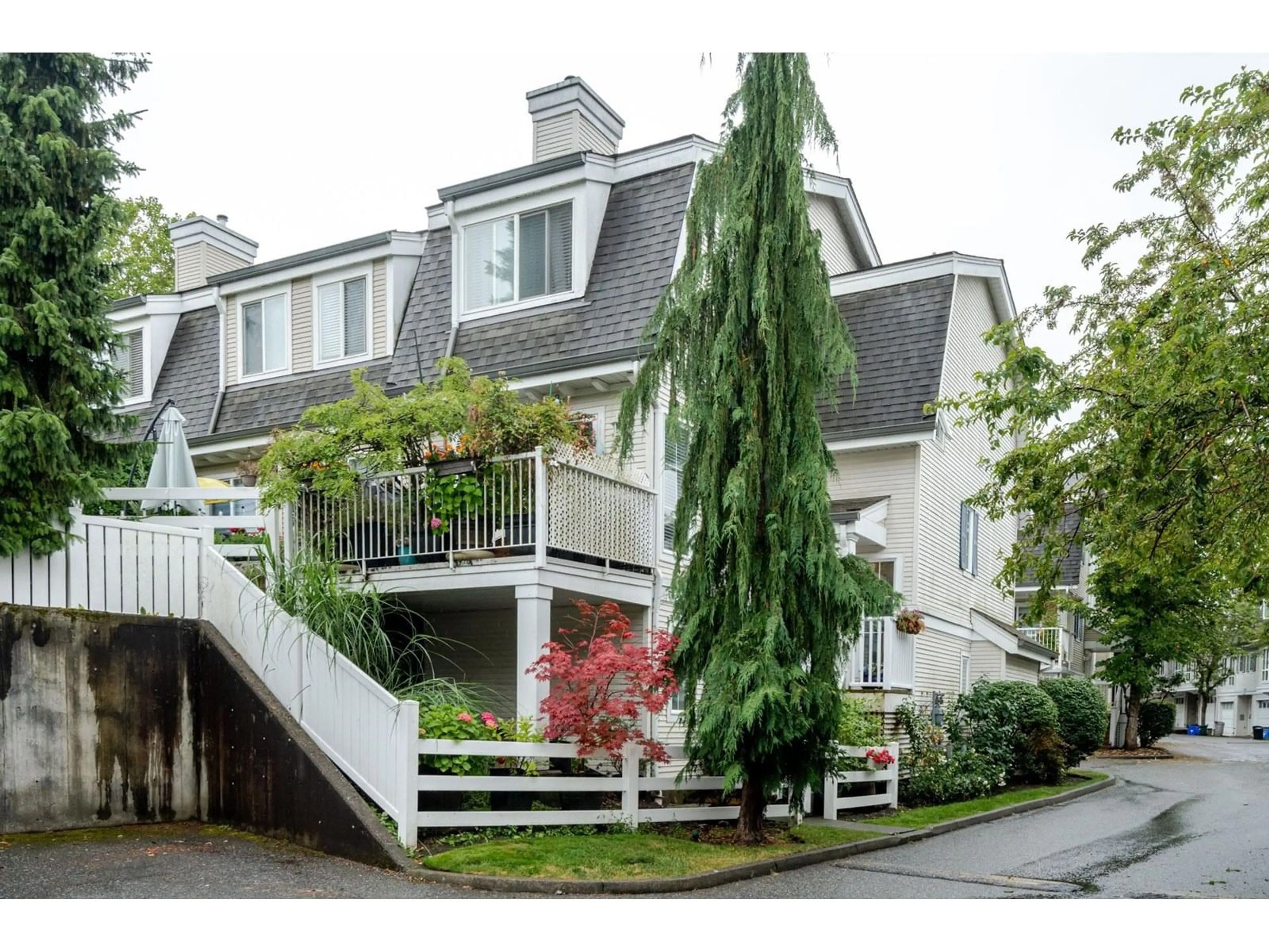 Home with vinyl exterior material, street for 70 - 8930 WALNUT GROVE, Langley British Columbia V1M3K2