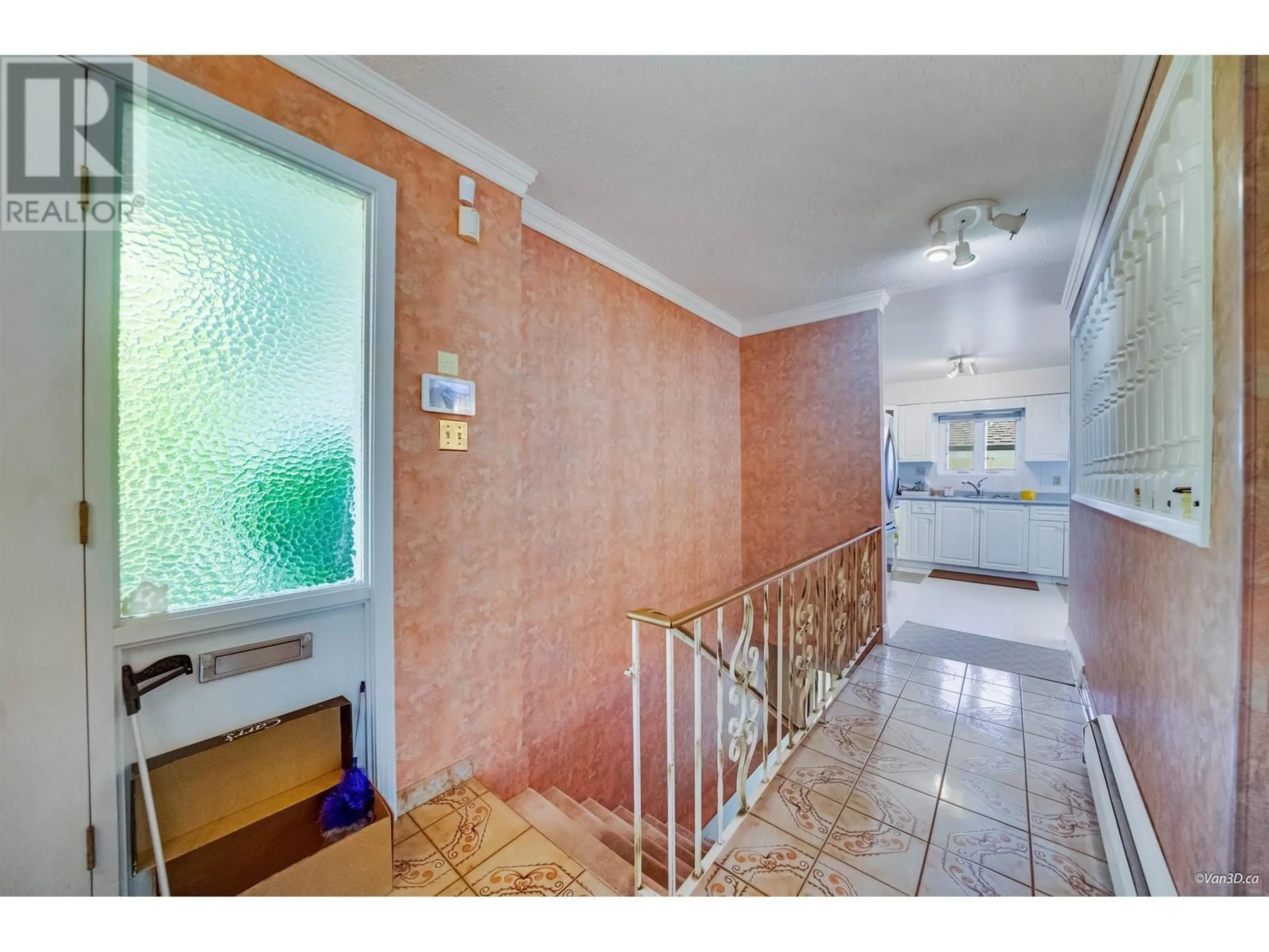 Indoor foyer for 7791 SPARBROOK CRESCENT, Vancouver British Columbia V5S3K3