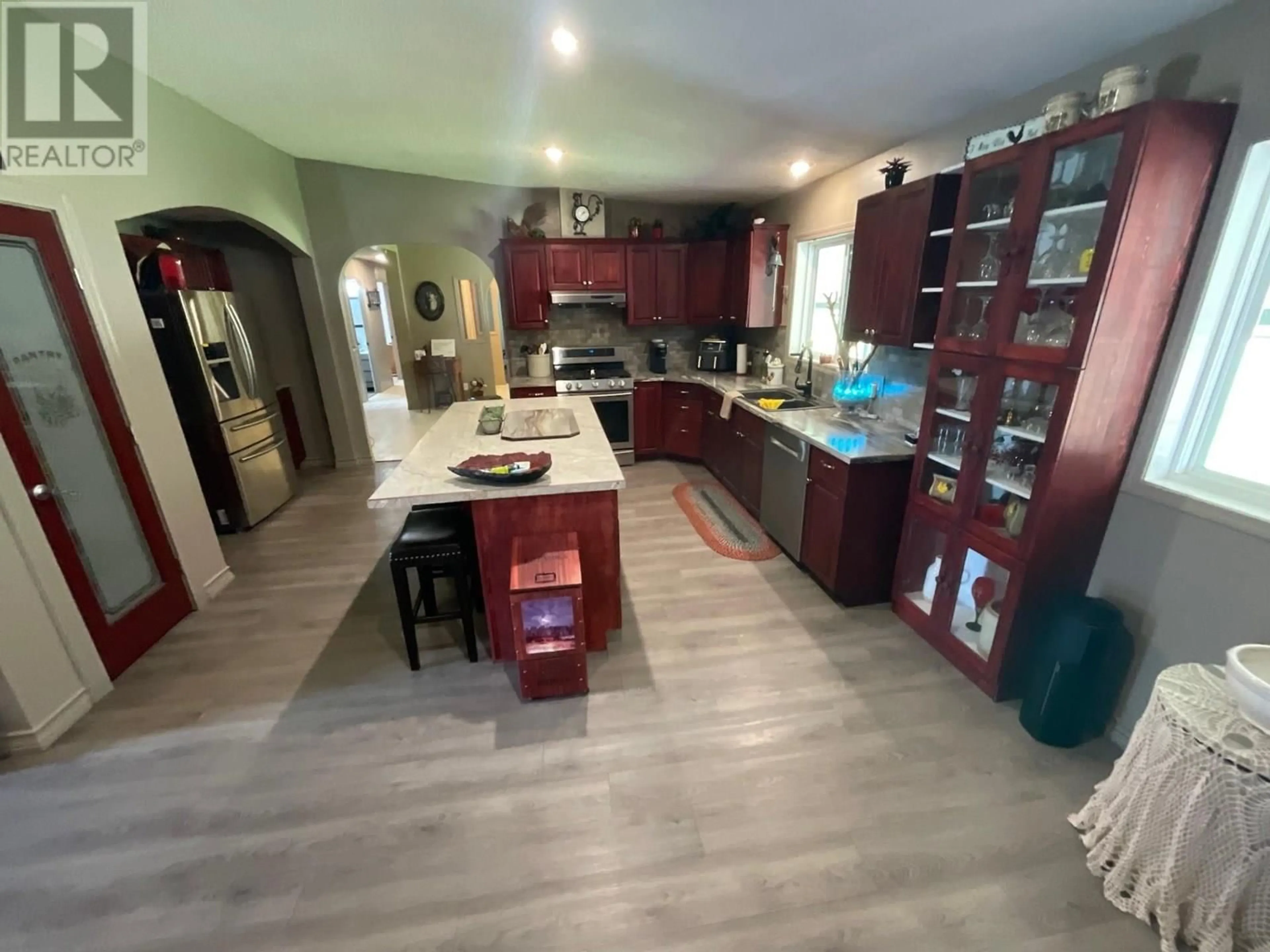 Open concept kitchen, unknown for 10264 HIGHWAY 97, Charlie Lake British Columbia V0C1H0