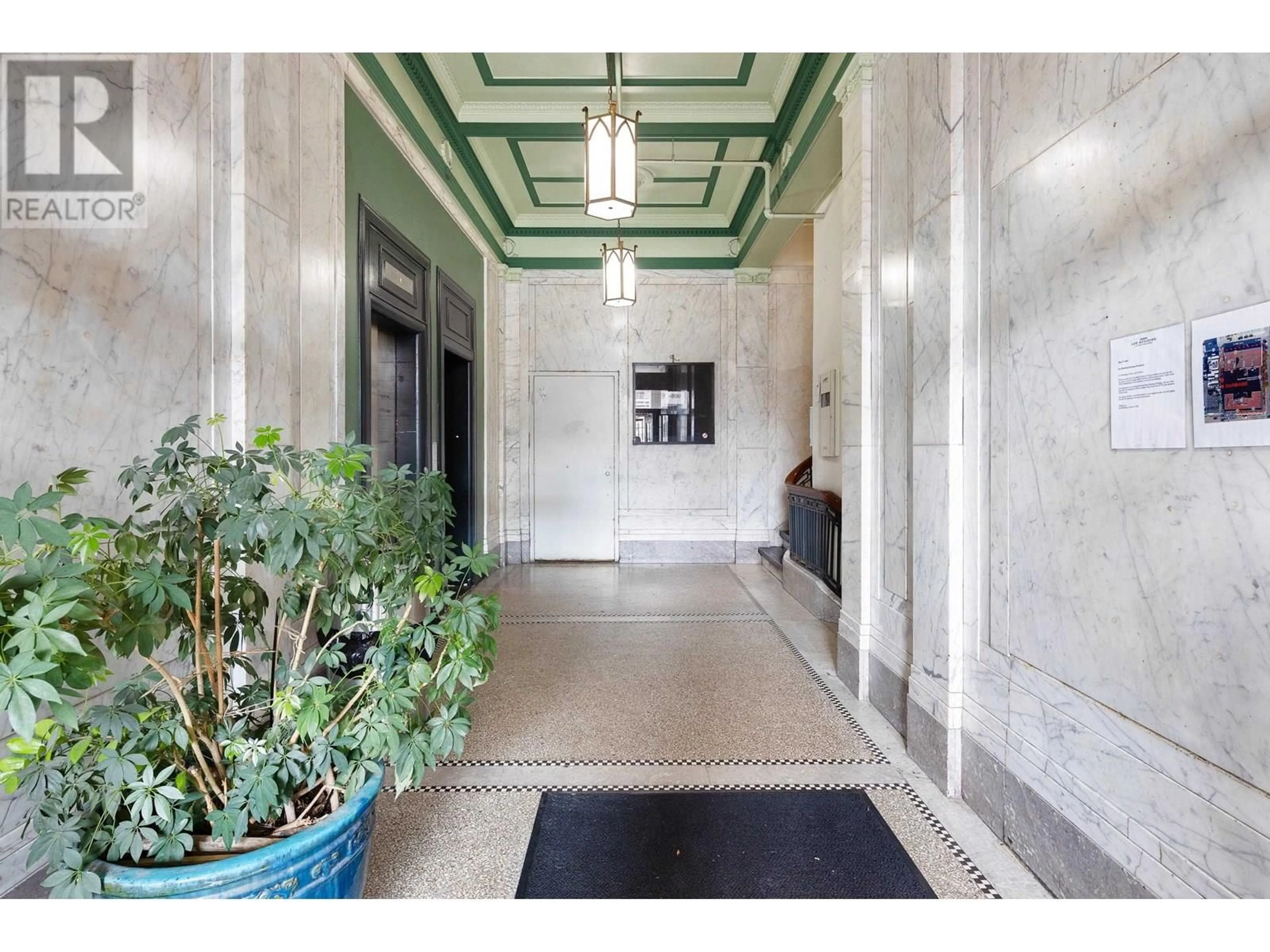 Indoor foyer for 305 - 175 BROADWAY, Vancouver British Columbia V5T1W2