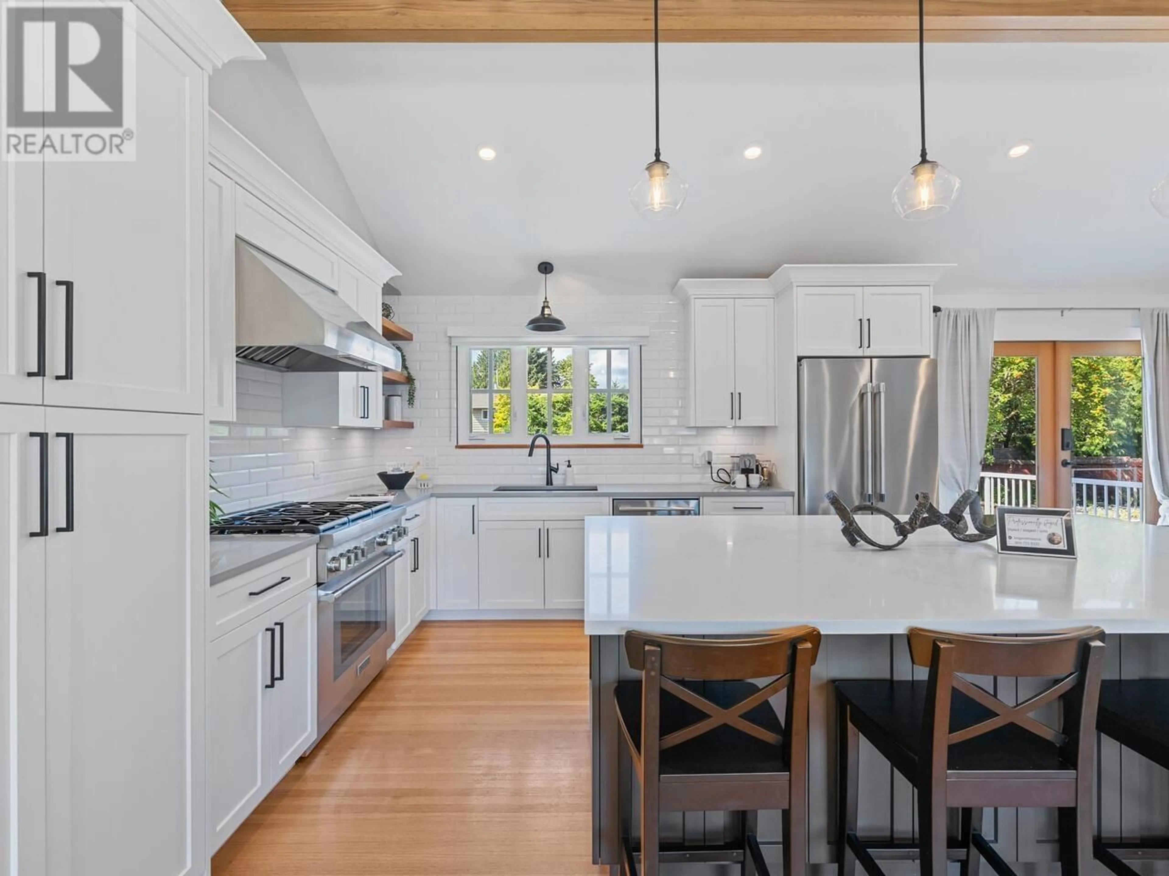 Open concept kitchen, unknown for 1609 SMITH AVENUE, Coquitlam British Columbia V3J2Y4