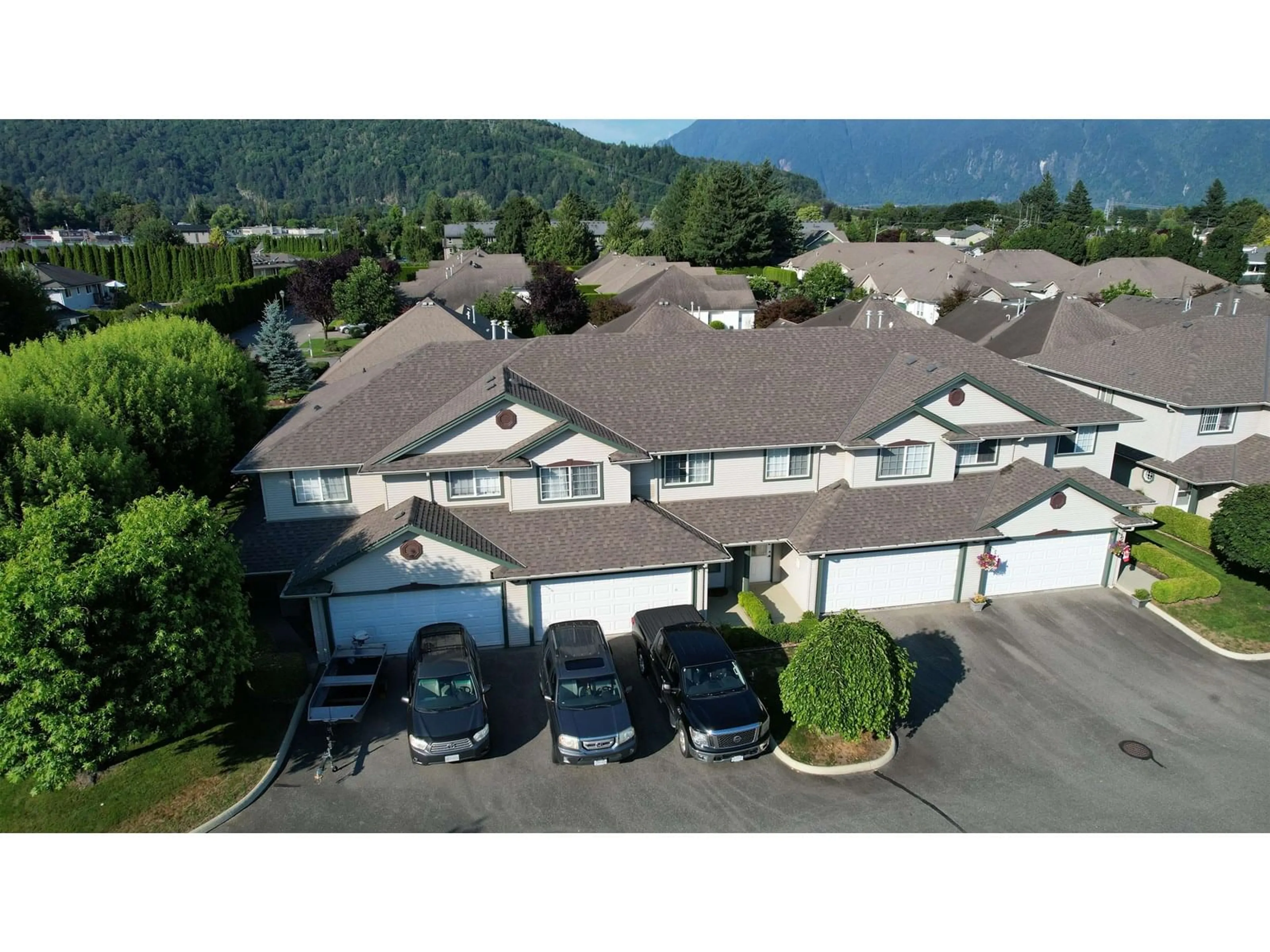 A pic from outside/outdoor area/front of a property/back of a property/a pic from drone, mountain view for 22 - 1530 MACKAY CRESCENT, Agassiz British Columbia V0M1A3