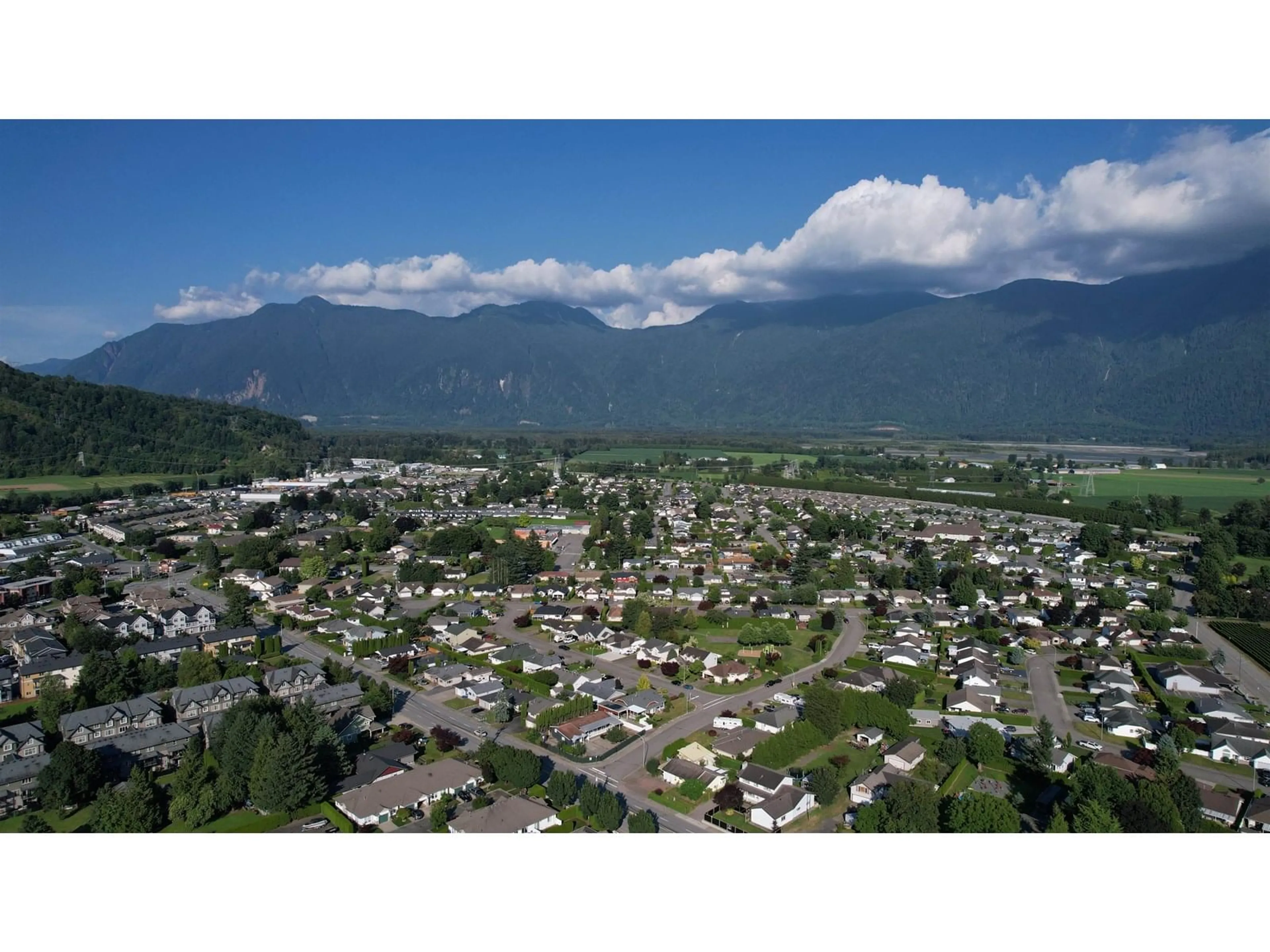 A pic from outside/outdoor area/front of a property/back of a property/a pic from drone, mountain view for 22 - 1530 MACKAY CRESCENT, Agassiz British Columbia V0M1A3