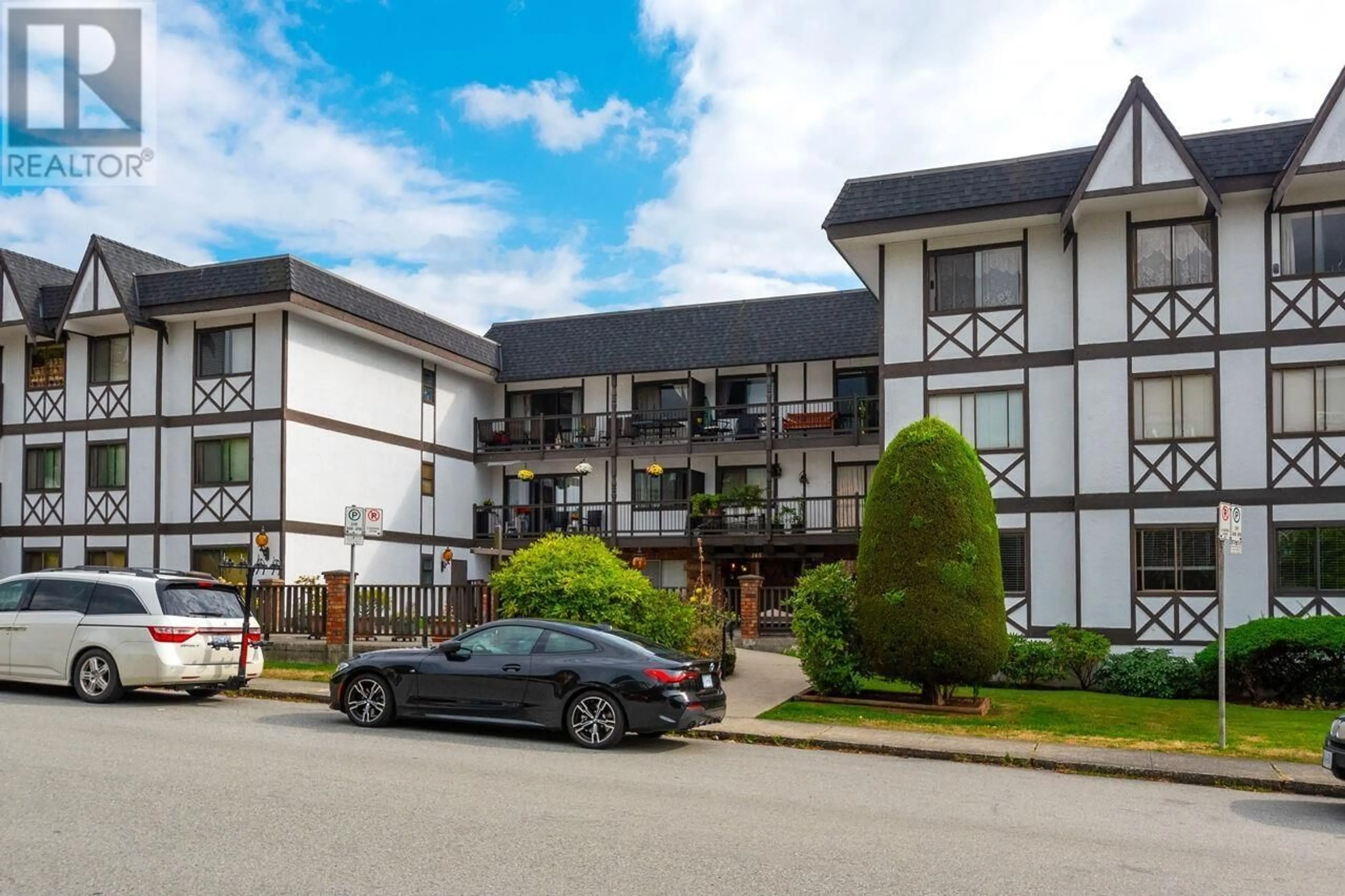 Patio, unknown for 103 - 145 18TH STREET, North Vancouver British Columbia V7M1W5