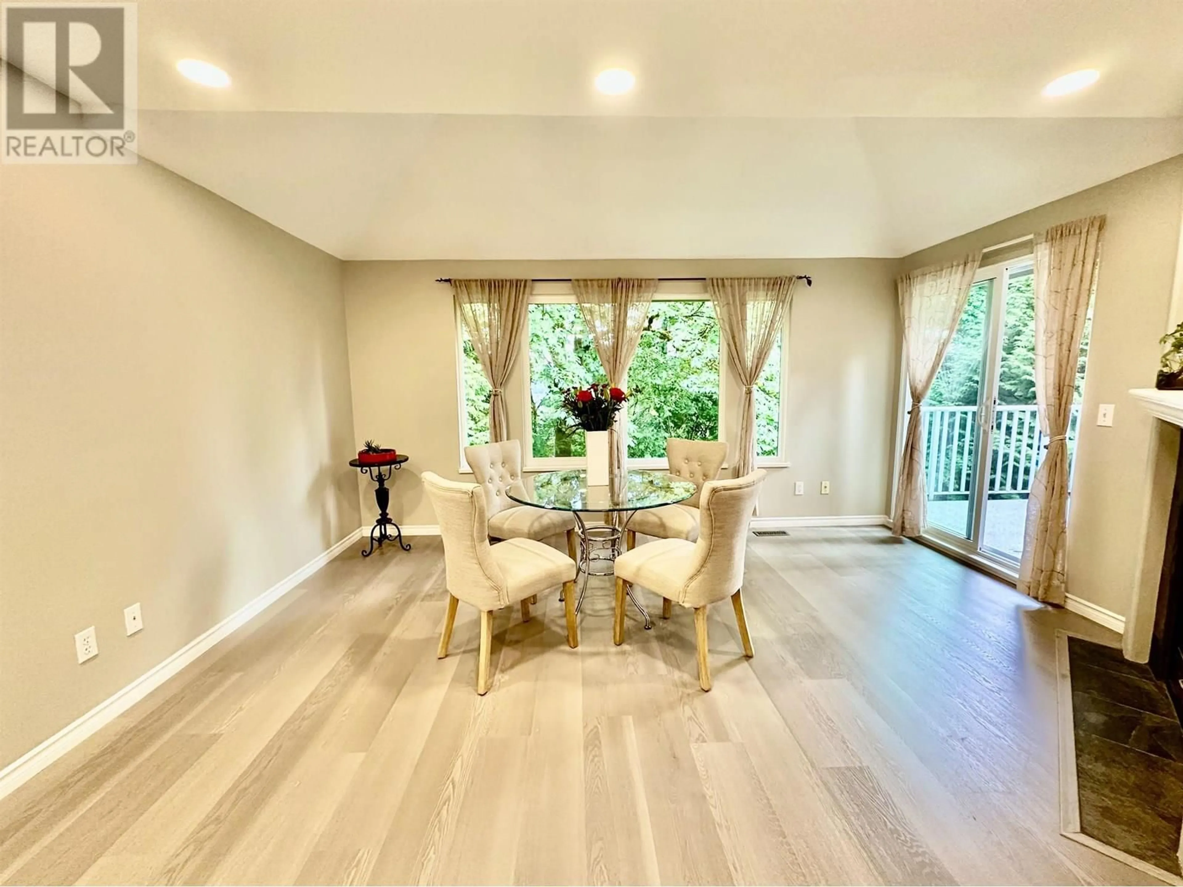 Dining room, wood/laminate floor for 170 - 101 PARKSIDE DRIVE, Port Moody British Columbia V3H4W6