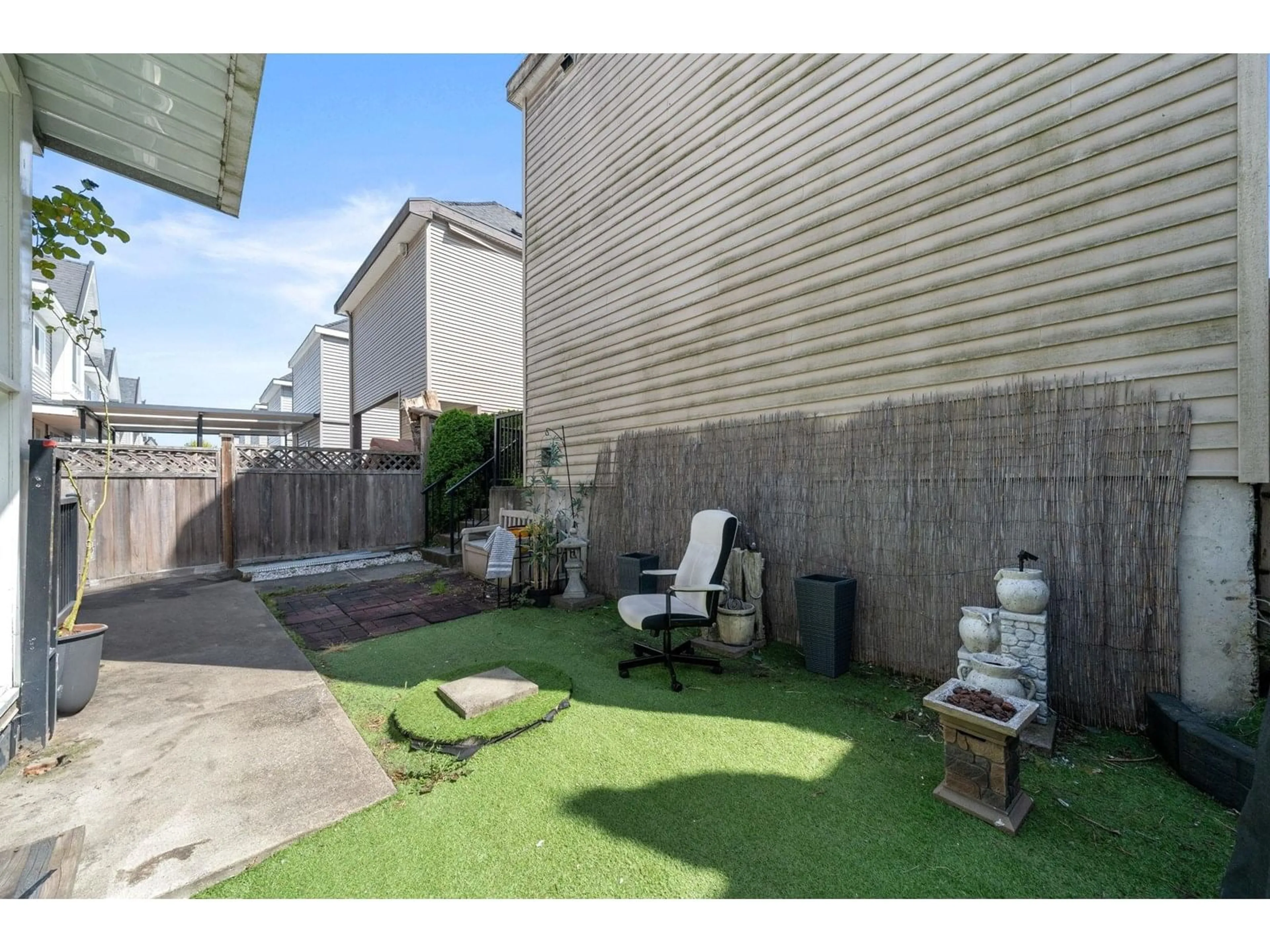 Patio, street for 14118 60A, Surrey British Columbia V3X0G1