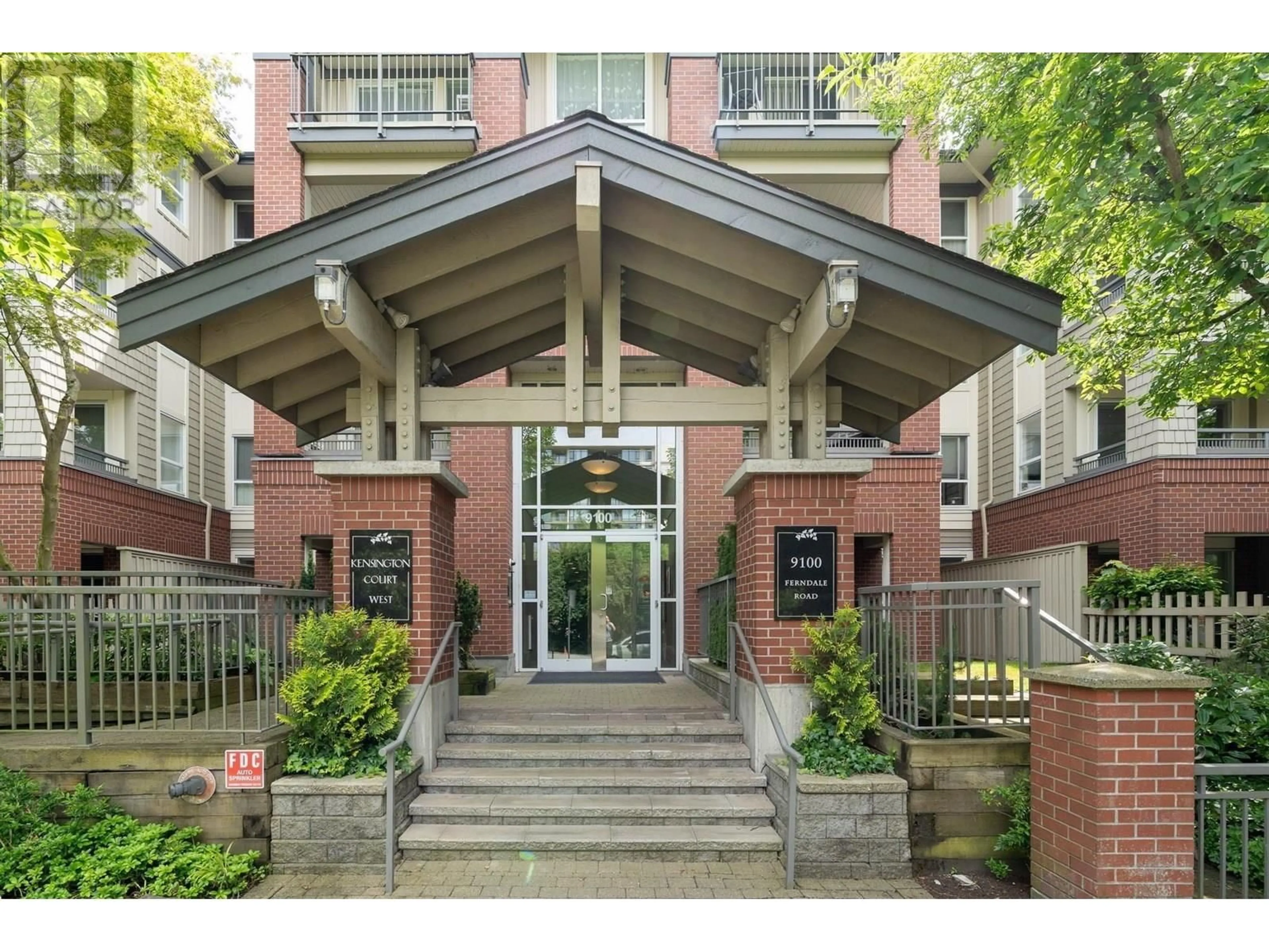 Indoor foyer for 463 - 9100 FERNDALE ROAD, Richmond British Columbia V6Y4L1