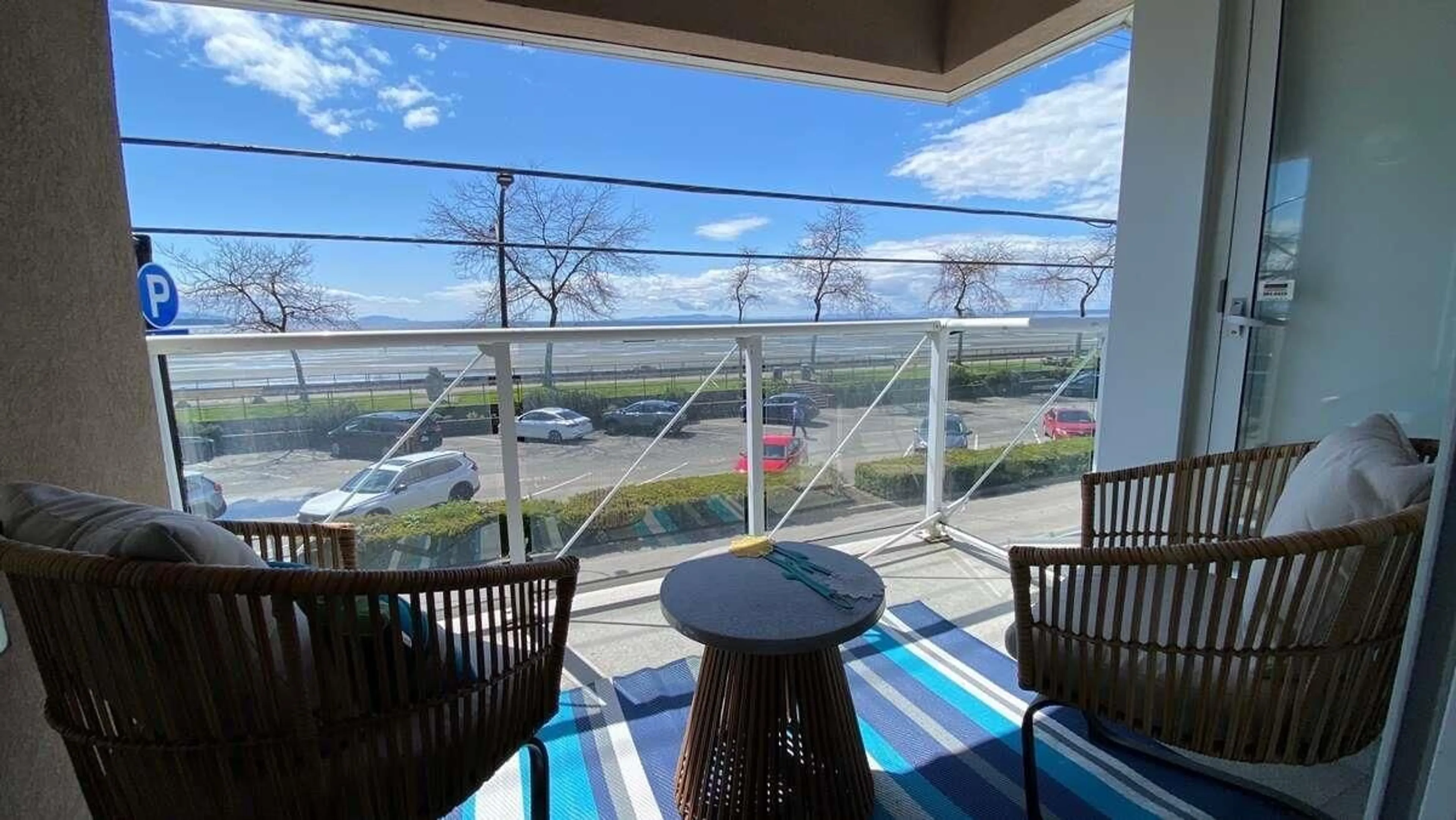 Patio, water/lake/river/ocean view for 206 - 1119 VIDAL, White Rock British Columbia V4B3T4