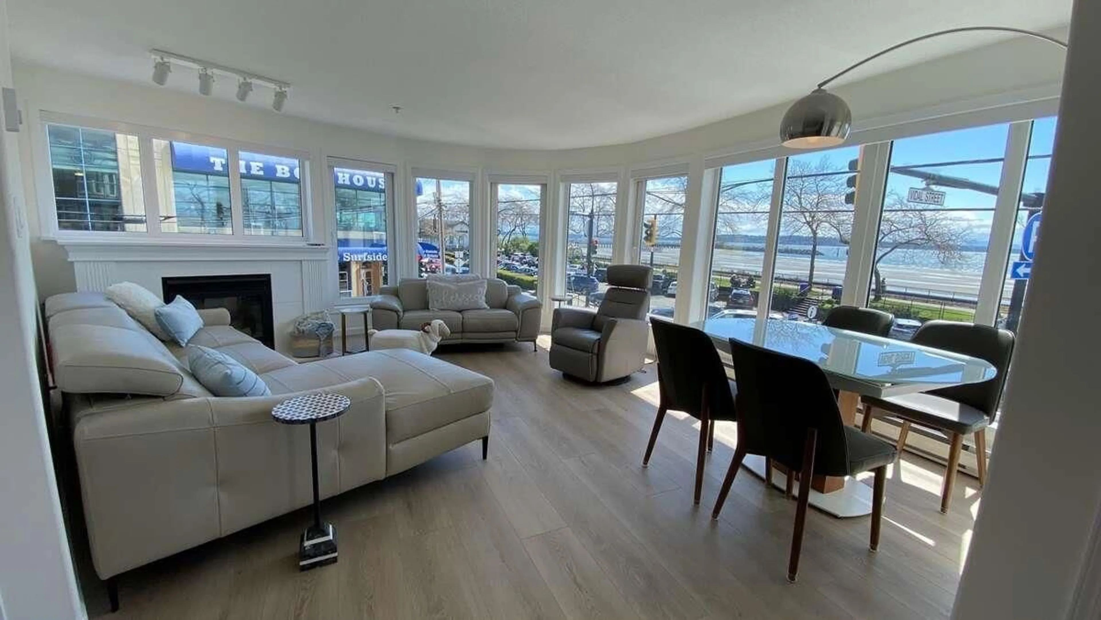 Living room with furniture, unknown for 206 - 1119 VIDAL, White Rock British Columbia V4B3T4