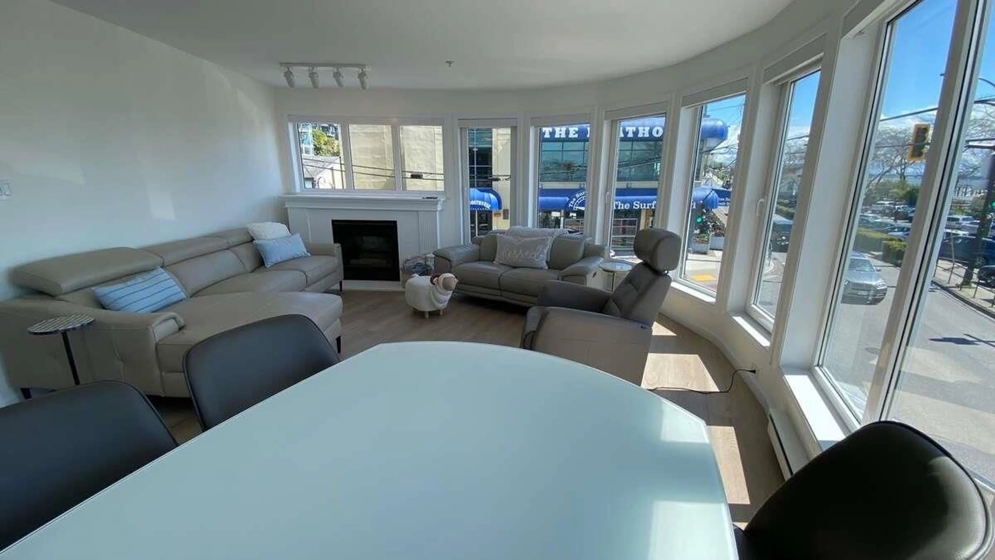 Living room with furniture, unknown for 206 - 1119 VIDAL, White Rock British Columbia V4B3T4