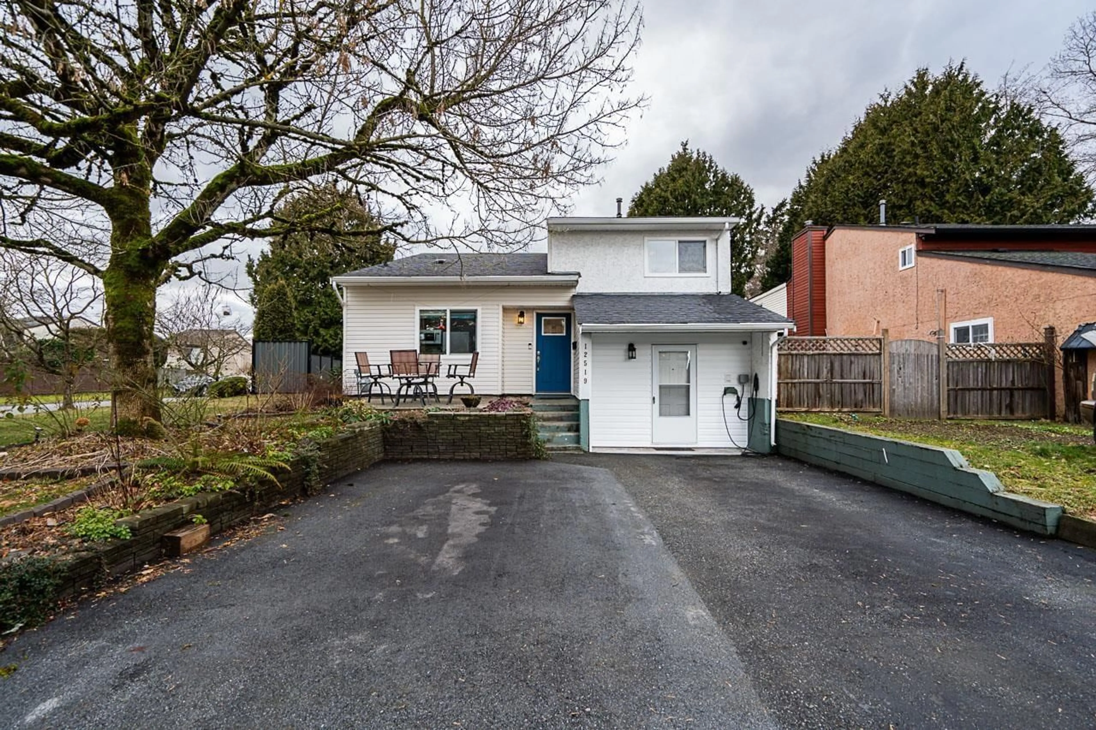 Unknown for 12519 76A, Surrey British Columbia V3W7W5