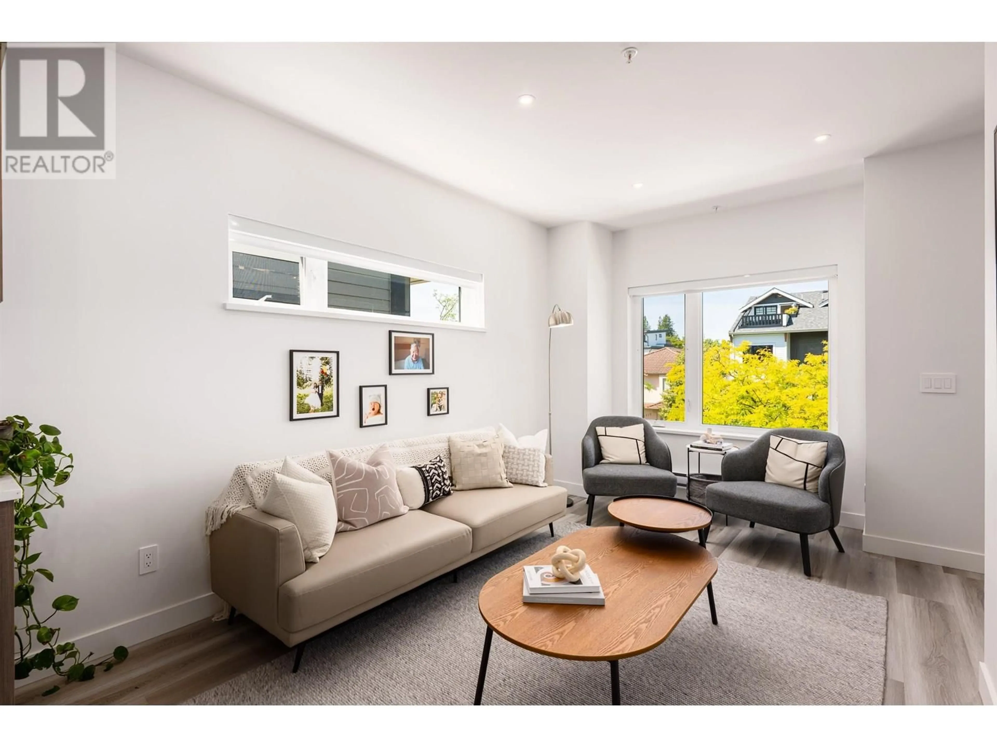 Living room with furniture, unknown for 5102 CHAMBERS STREET, Vancouver British Columbia V5R3L9