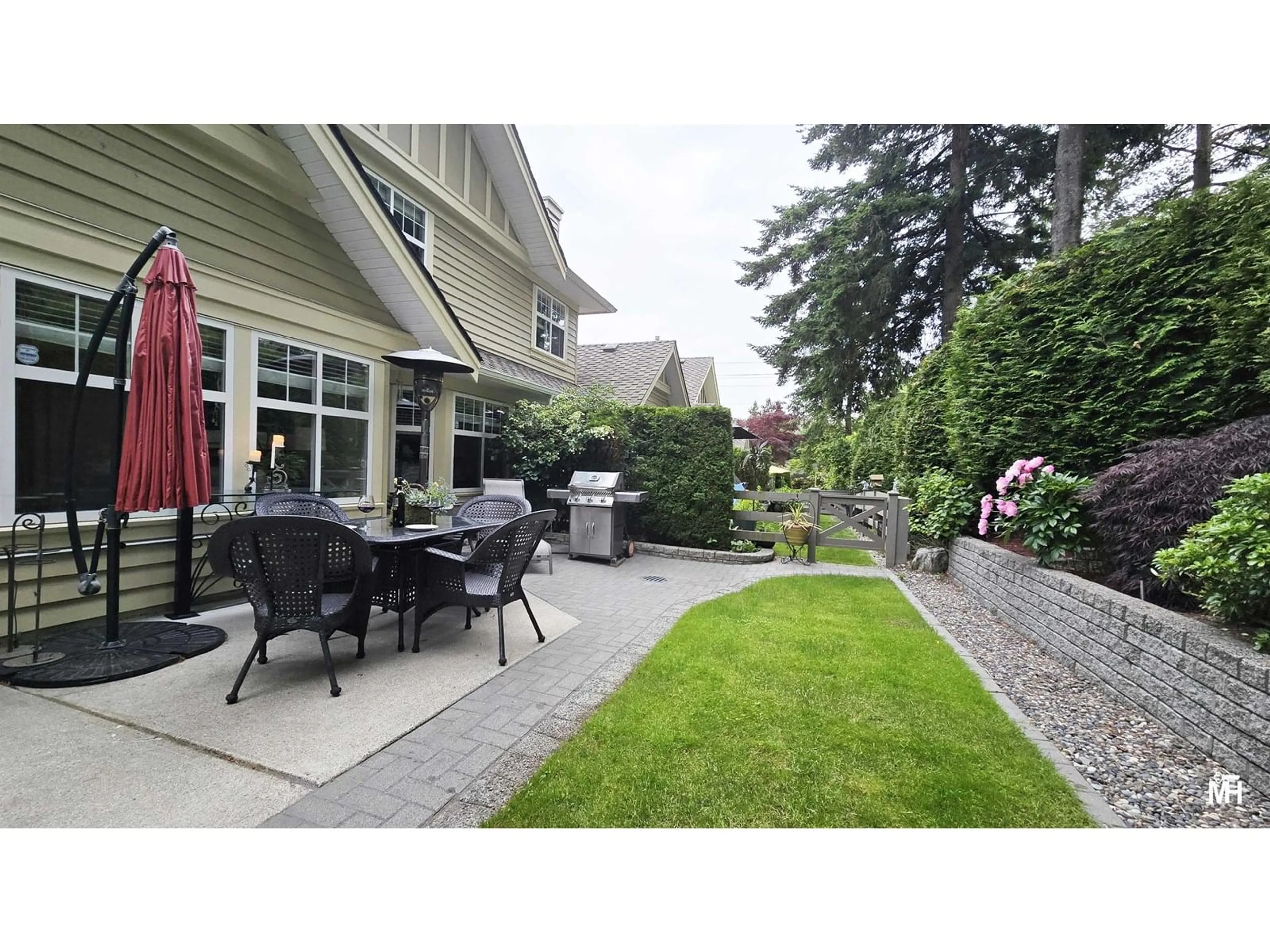 Patio, street for 74 - 15500 ROSEMARY HEIGHTS, Surrey British Columbia V3S0K1